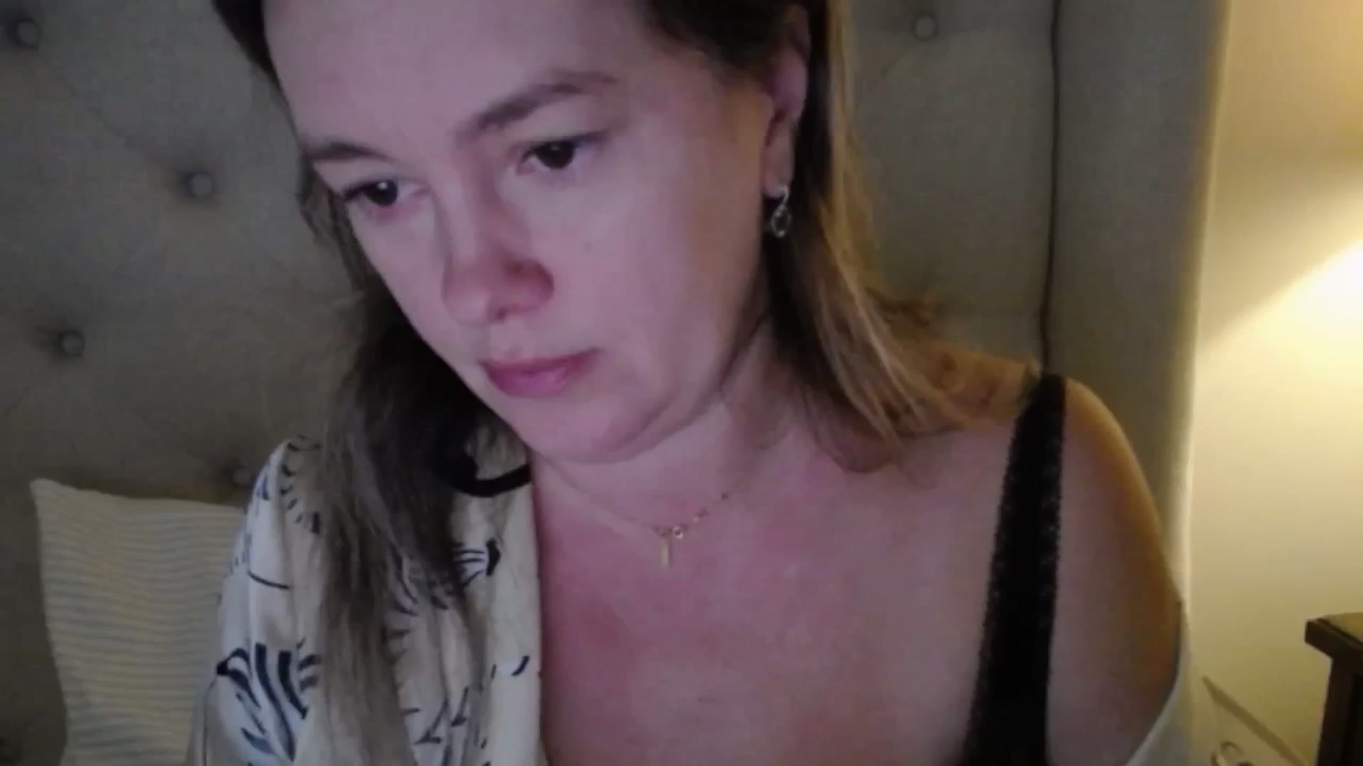 Gallery image thumbnail from J0llye's myfreecams stream on, 11/13/2025, 17:11 image 15 of 20