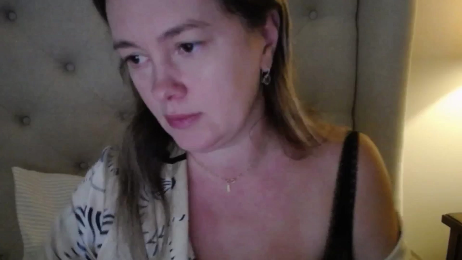 Gallery image thumbnail from J0llye's myfreecams stream on, 11/13/2025, 17:11 image 14 of 20