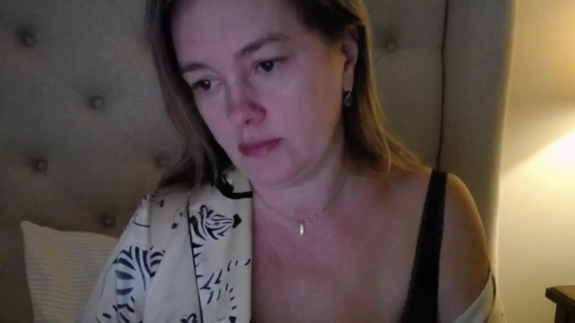 Gallery image thumbnail from J0llye's myfreecams stream on, 11/13/2025, 17:11 image 6 of 20