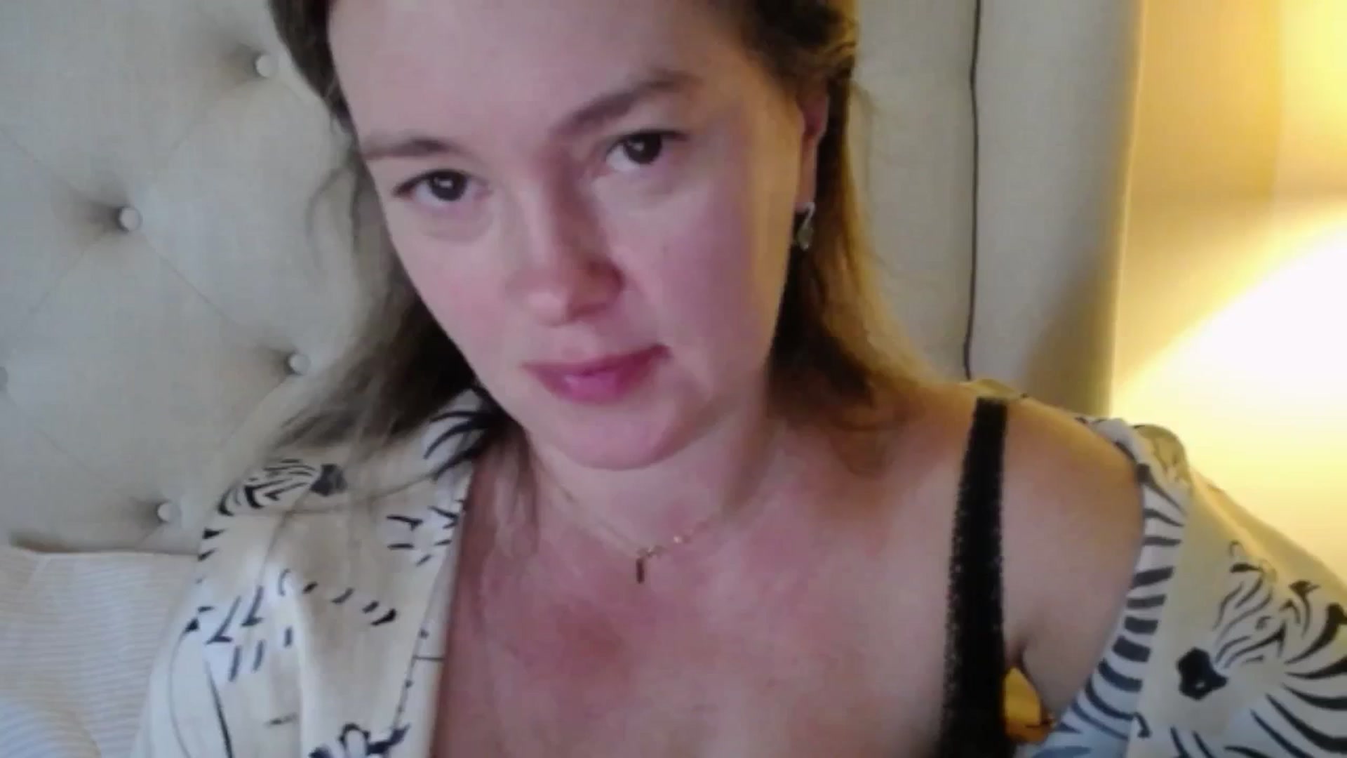 Gallery image thumbnail from J0llye's myfreecams stream on, 11/13/2025, 19:34 image 11 of 20