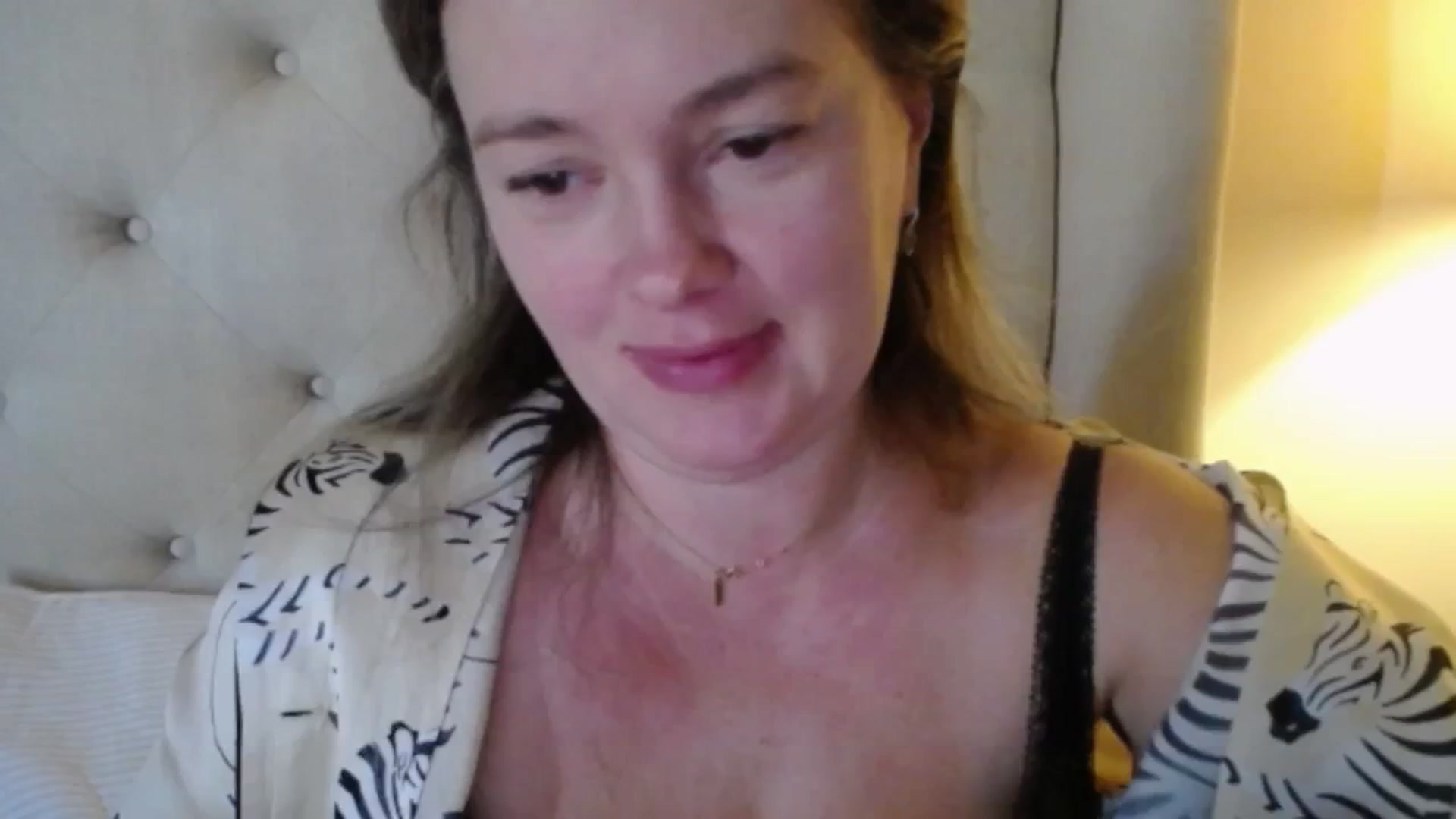 Gallery image thumbnail from J0llye's myfreecams stream on, 11/13/2025, 19:34 image 12 of 20