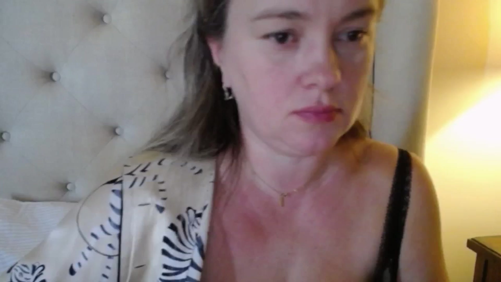 Gallery image thumbnail from J0llye's myfreecams stream on, 11/13/2025, 19:34 image 5 of 20