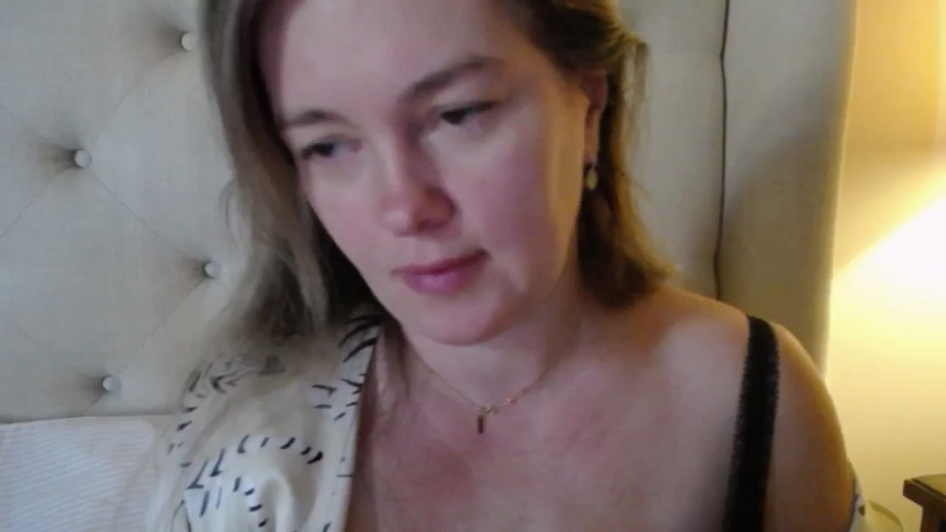 Gallery image thumbnail from J0llye's myfreecams stream on, 11/13/2025, 20:15 image 3 of 20