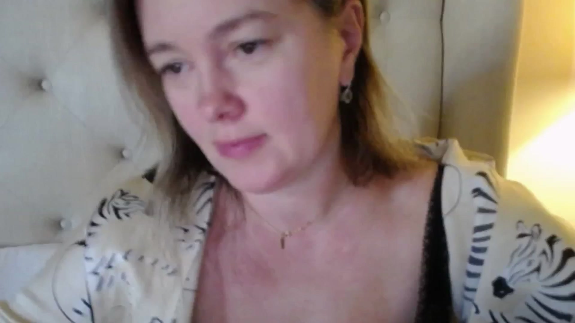 Gallery image thumbnail from J0llye's myfreecams stream on, 11/13/2025, 20:15 image 17 of 20