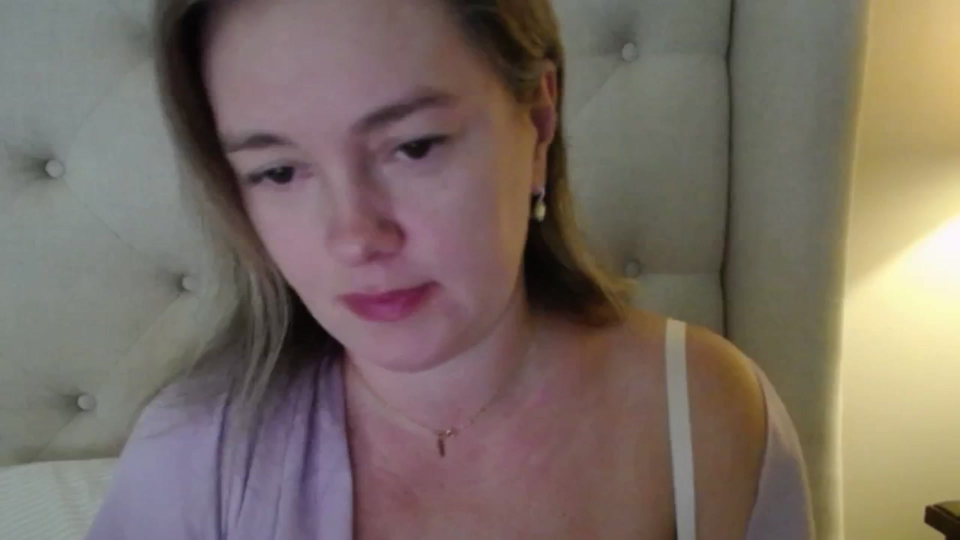 Gallery image thumbnail from J0llye's myfreecams stream on, 11/14/2025, 17:06 image 15 of 20
