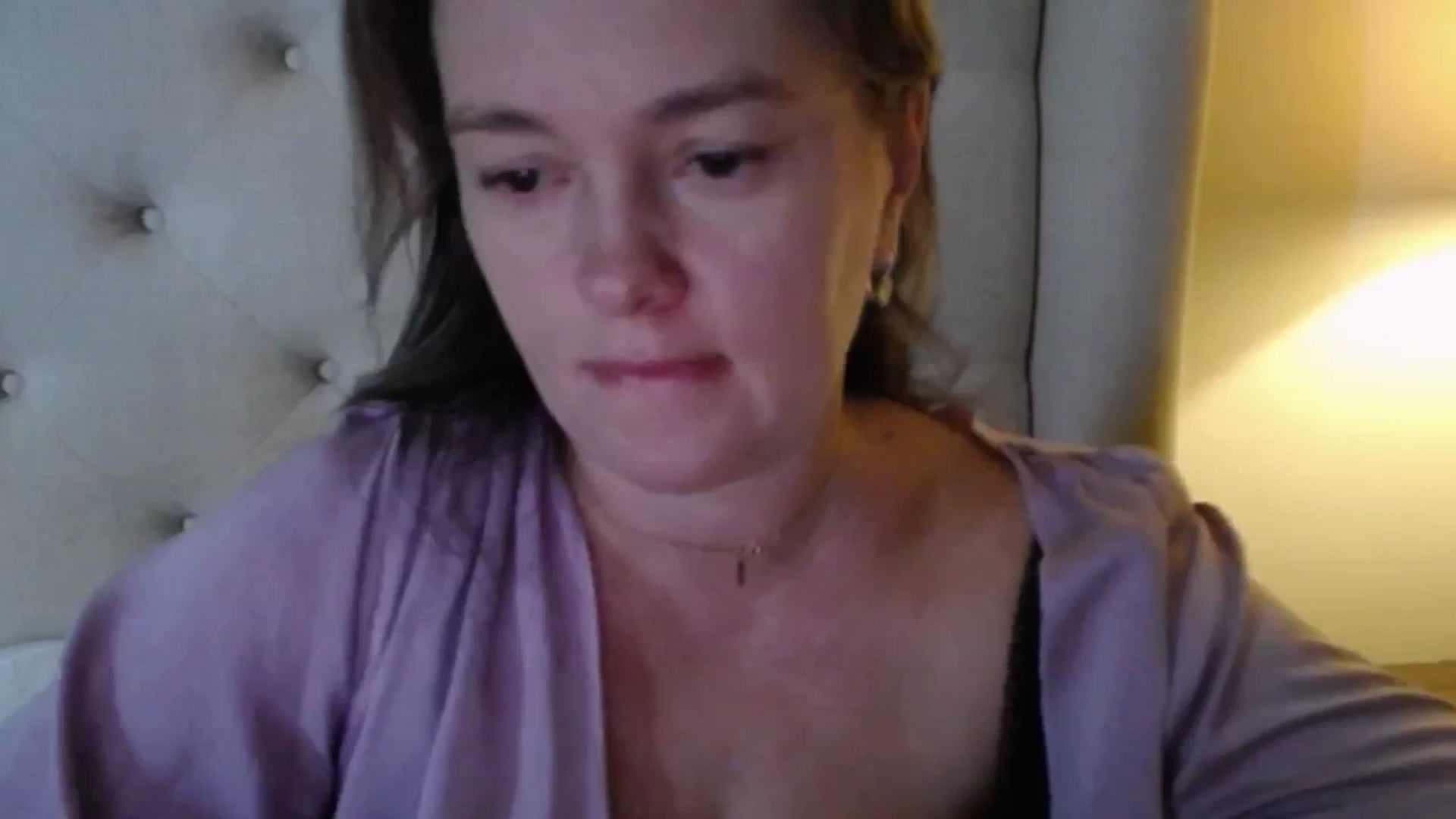 Gallery image thumbnail from J0llye's myfreecams stream on, 11/15/2025, 21:33 image 18 of 20