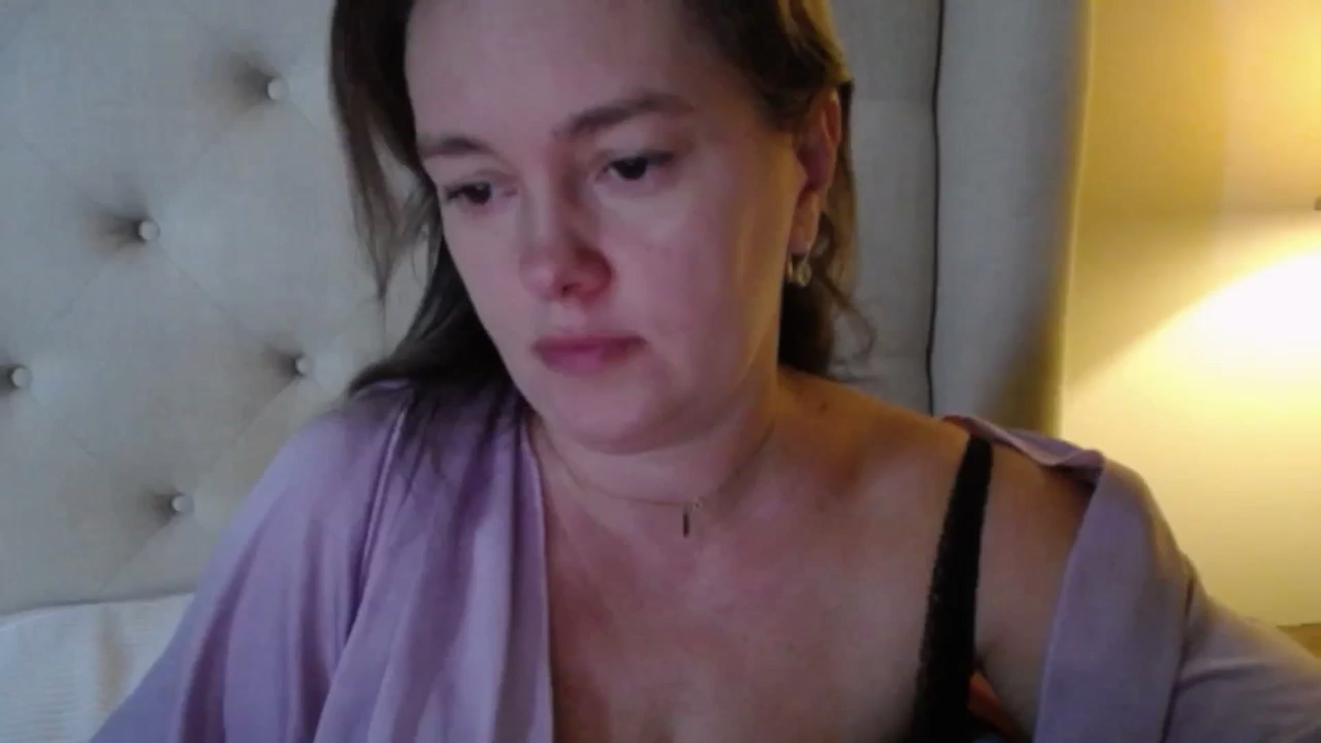 Gallery image thumbnail from J0llye's myfreecams stream on, 11/15/2025, 21:33 image 16 of 20