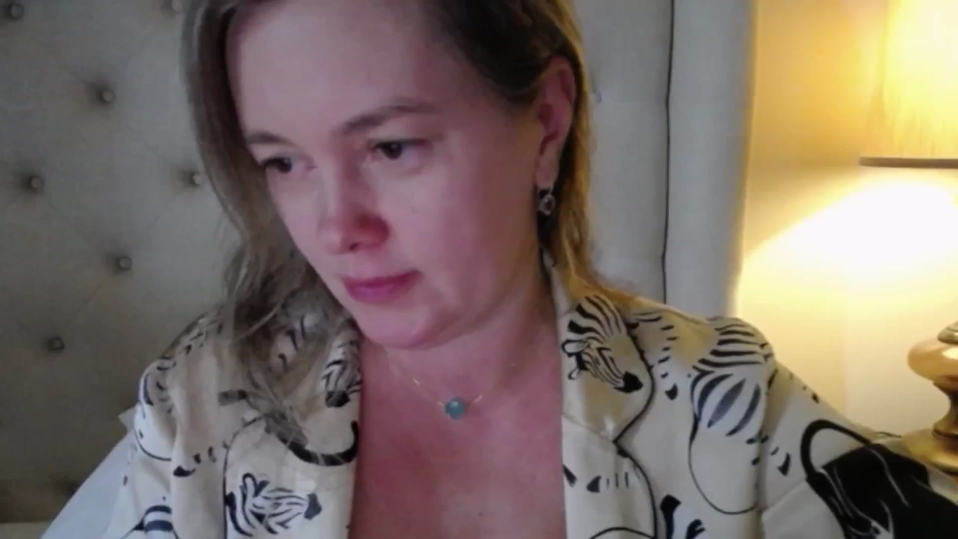 Gallery image thumbnail from J0llye's myfreecams stream on, 11/17/2025, 19:33 image 17 of 20