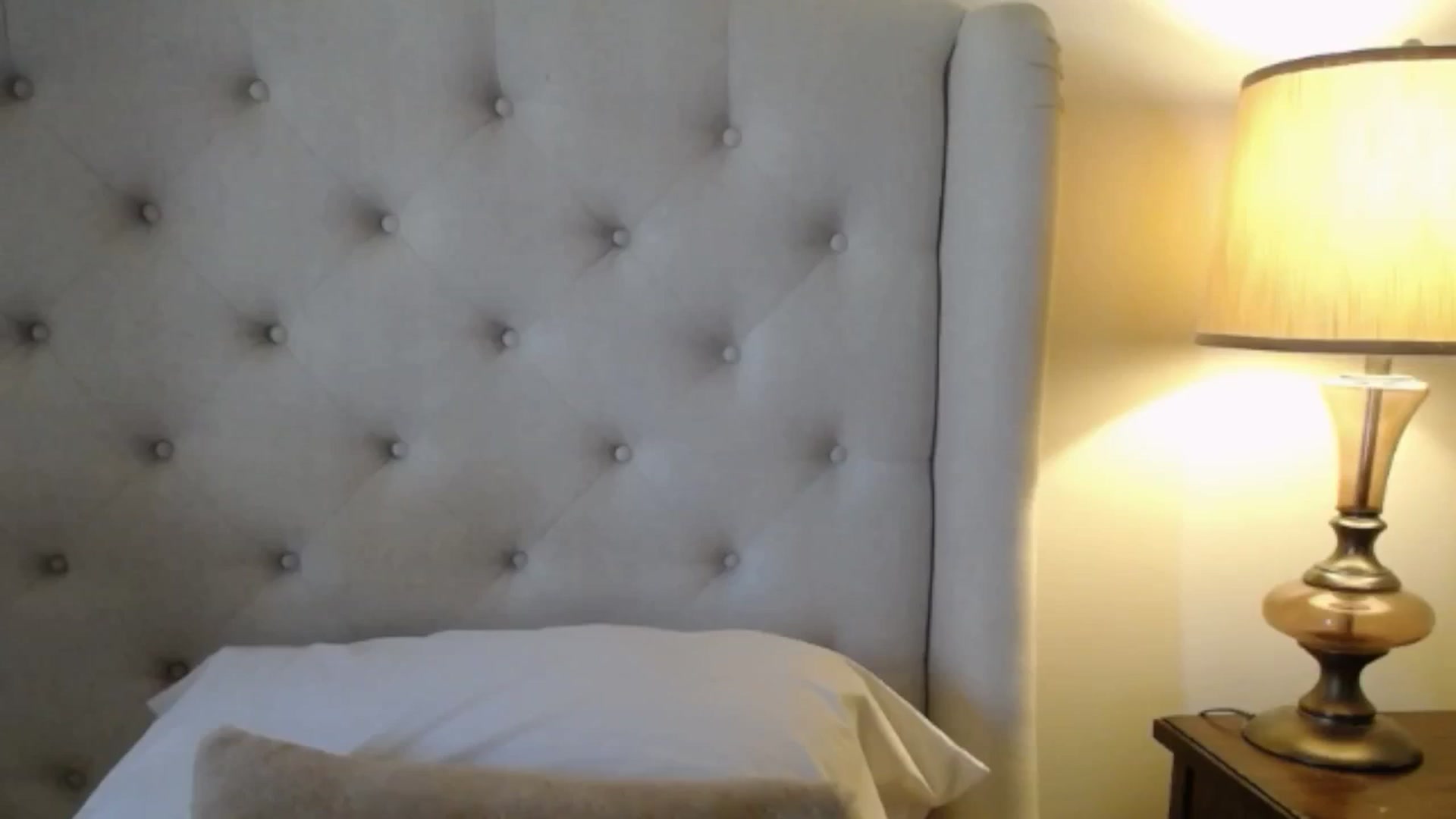 Gallery image thumbnail from J0llye's myfreecams stream on, 11/17/2025, 19:33 image 8 of 20