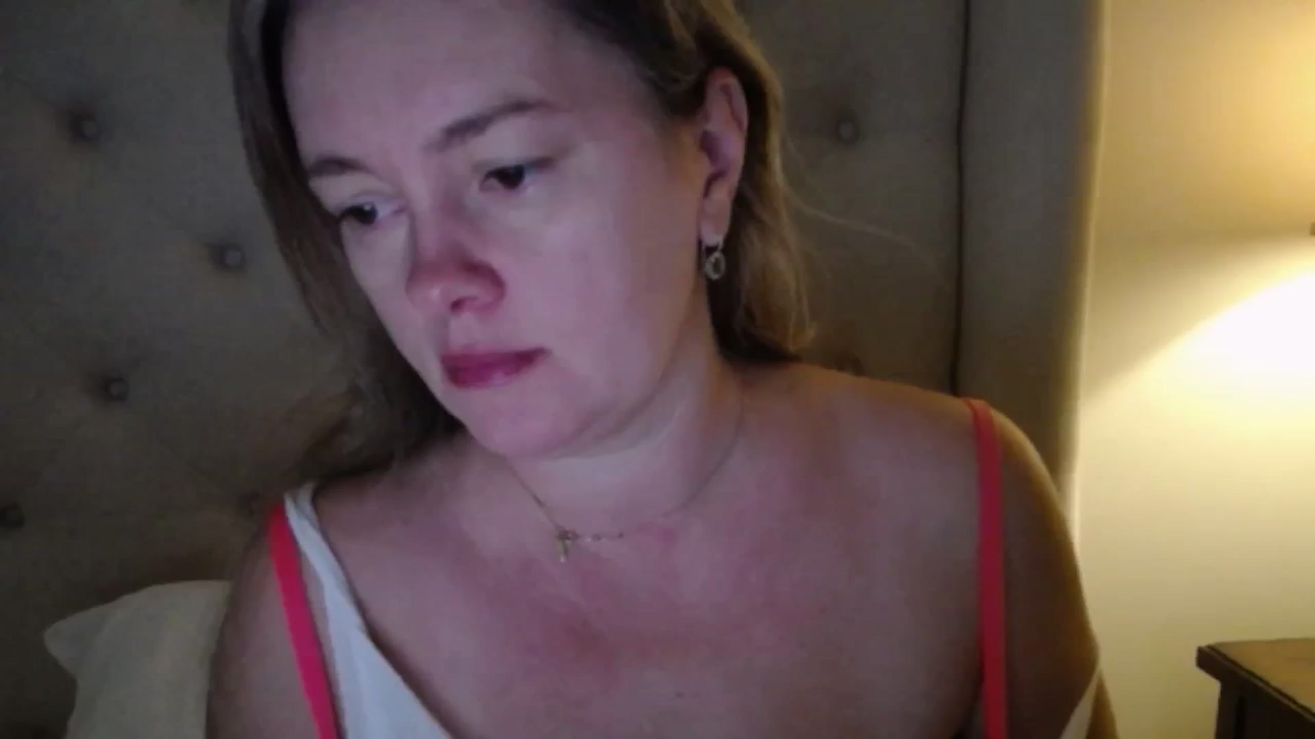 Gallery image thumbnail from J0llye's myfreecams stream on, 11/18/2025, 16:03 image 5 of 20