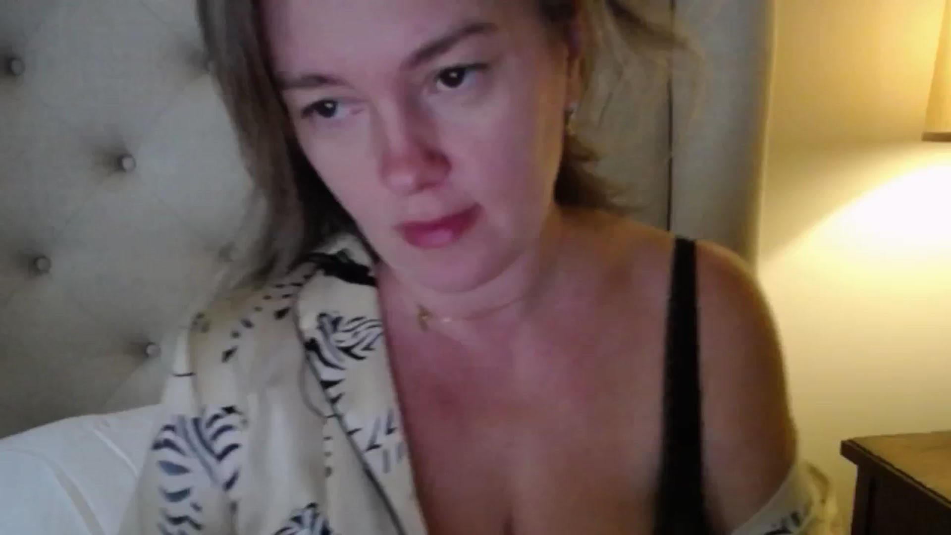 Gallery image thumbnail from J0llye's myfreecams stream on, 11/18/2025, 16:03 image 13 of 20