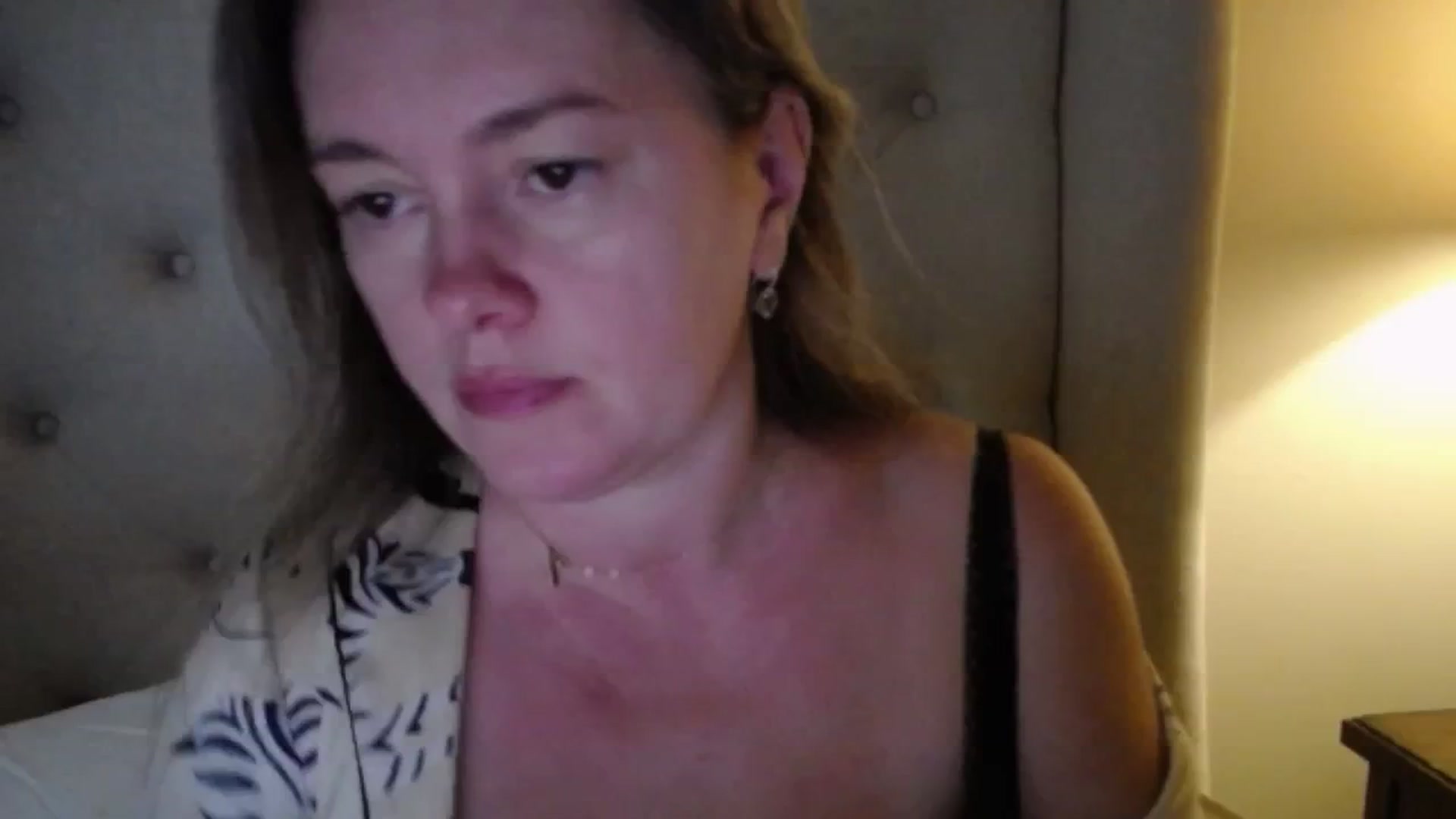 Gallery image thumbnail from J0llye's myfreecams stream on, 11/18/2025, 17:05 image 11 of 20