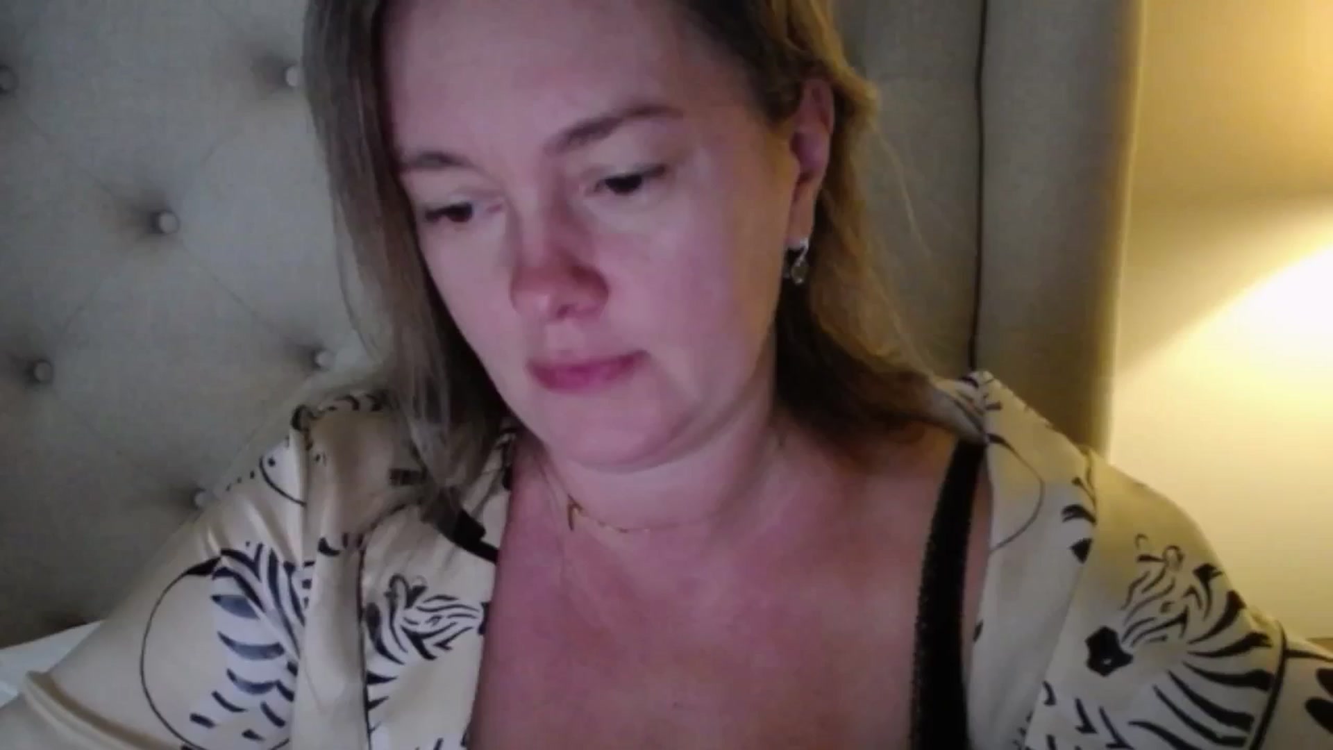 Gallery image thumbnail from J0llye's myfreecams stream on, 11/18/2025, 17:05 image 19 of 20