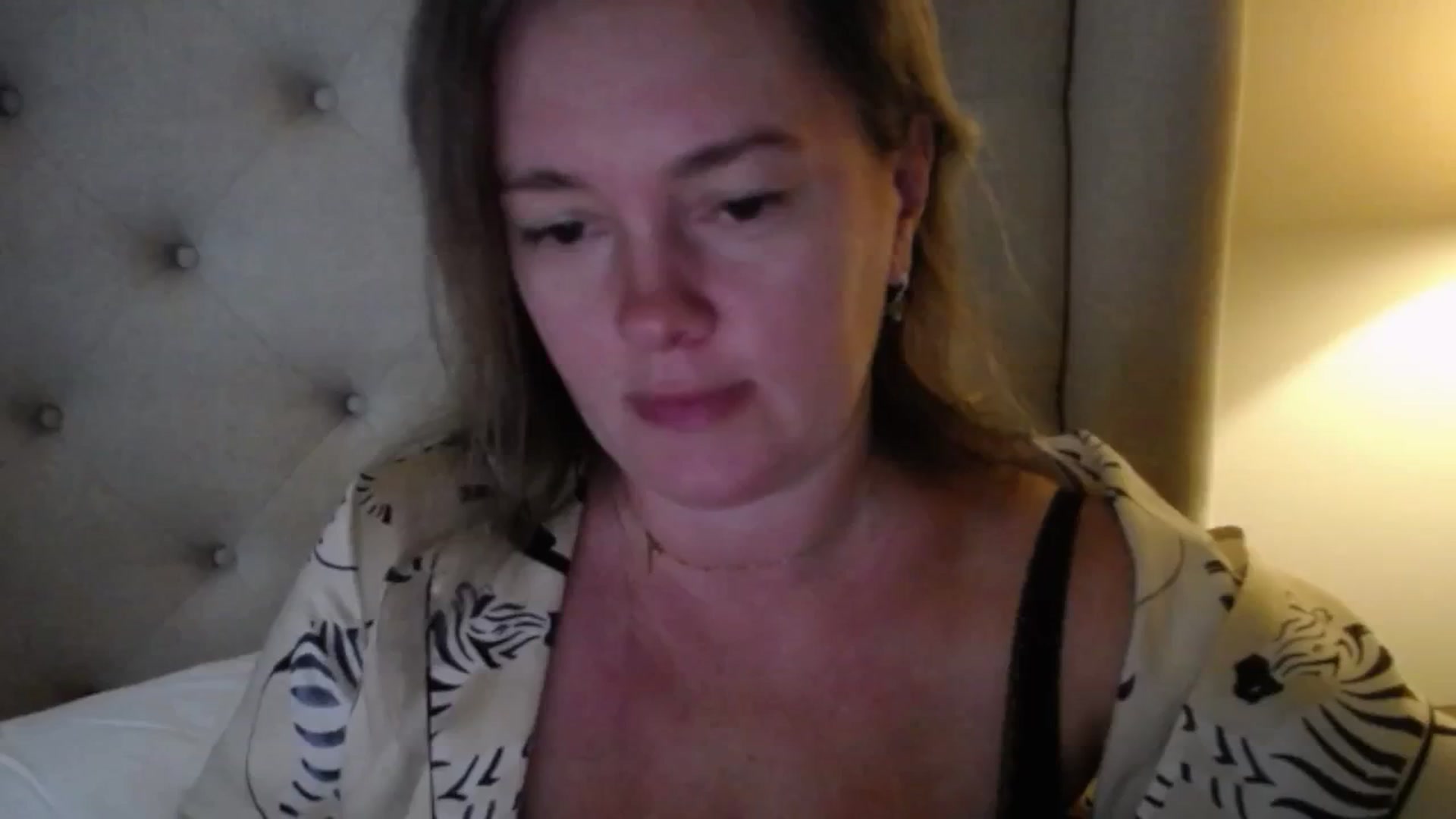 Gallery image thumbnail from J0llye's myfreecams stream on, 11/18/2025, 17:05 image 18 of 20