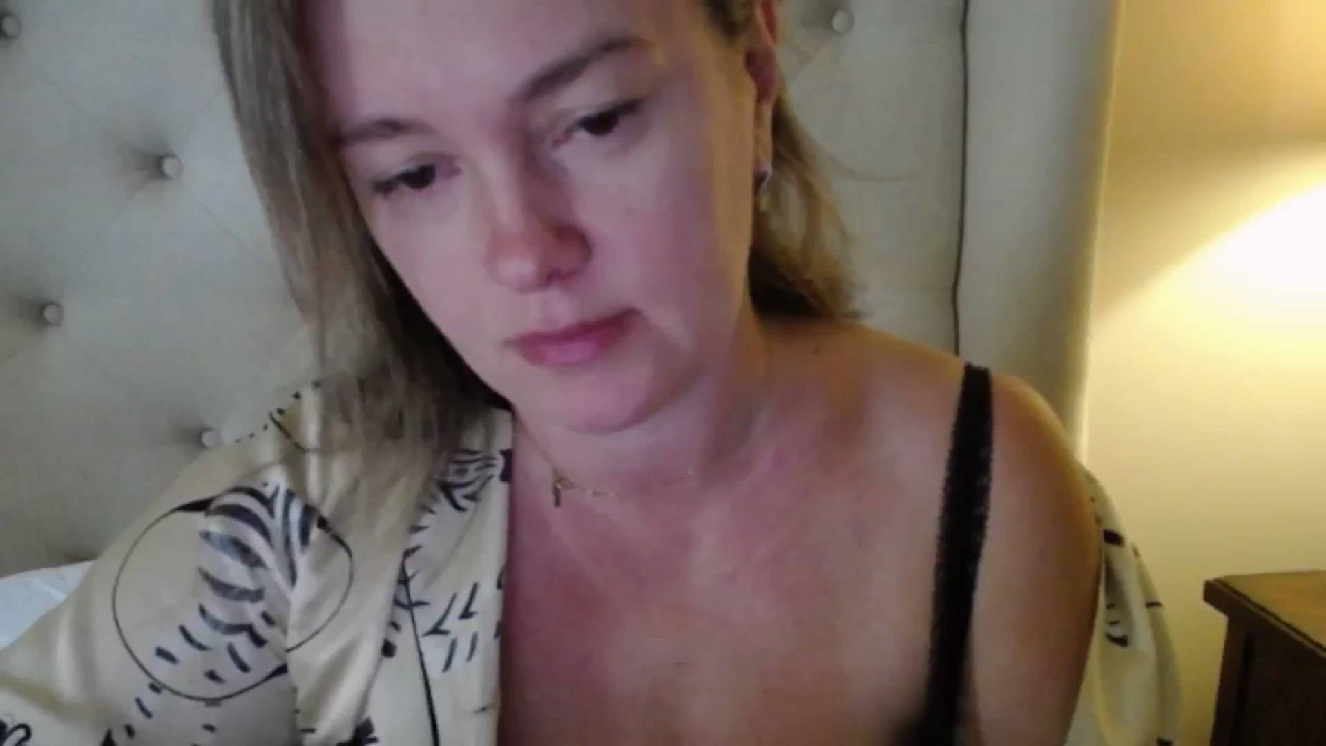 Gallery image thumbnail from J0llye's myfreecams stream on, 11/18/2025, 17:05 image 3 of 20