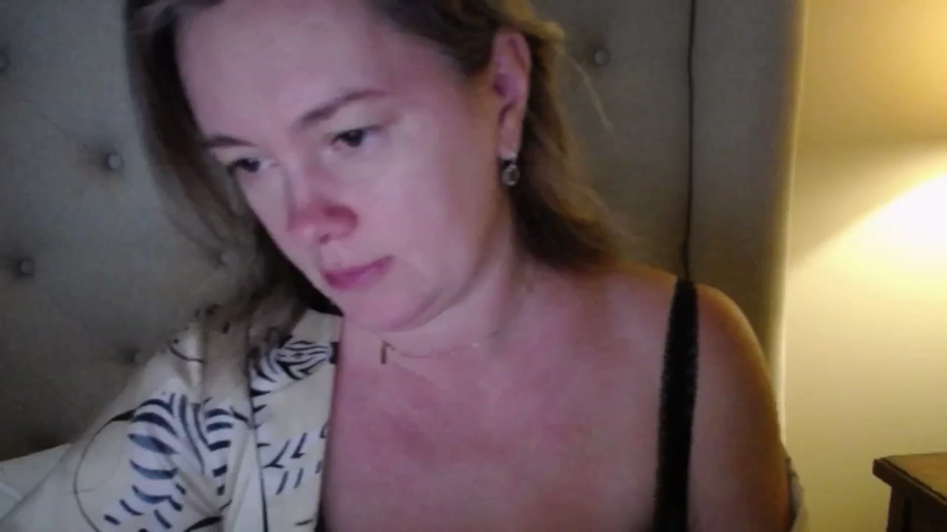 Gallery image thumbnail from J0llye's myfreecams stream on, 11/18/2025, 17:05 image 12 of 20