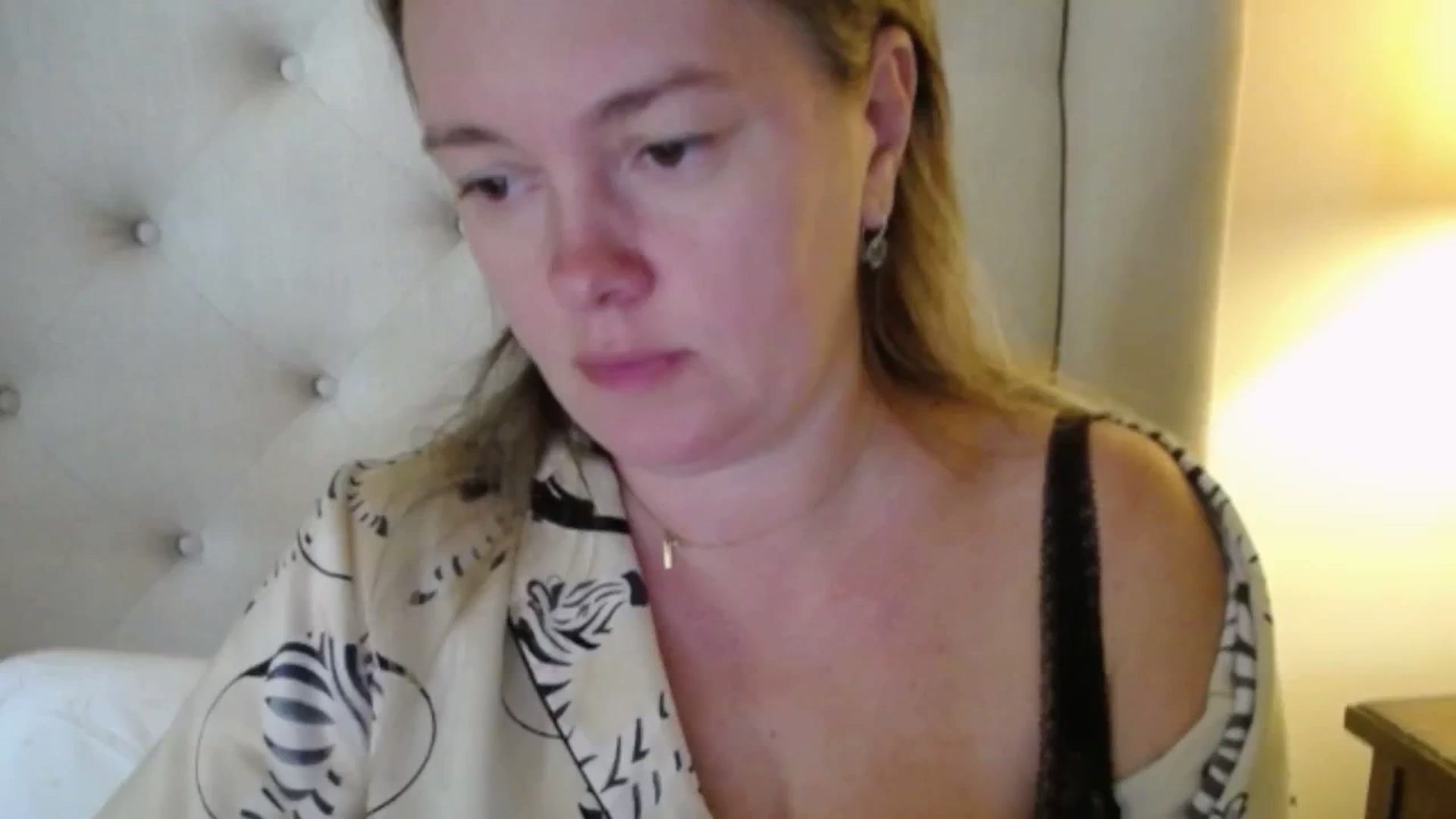 Gallery image thumbnail from J0llye's myfreecams stream on, 11/18/2025, 20:33 image 12 of 20