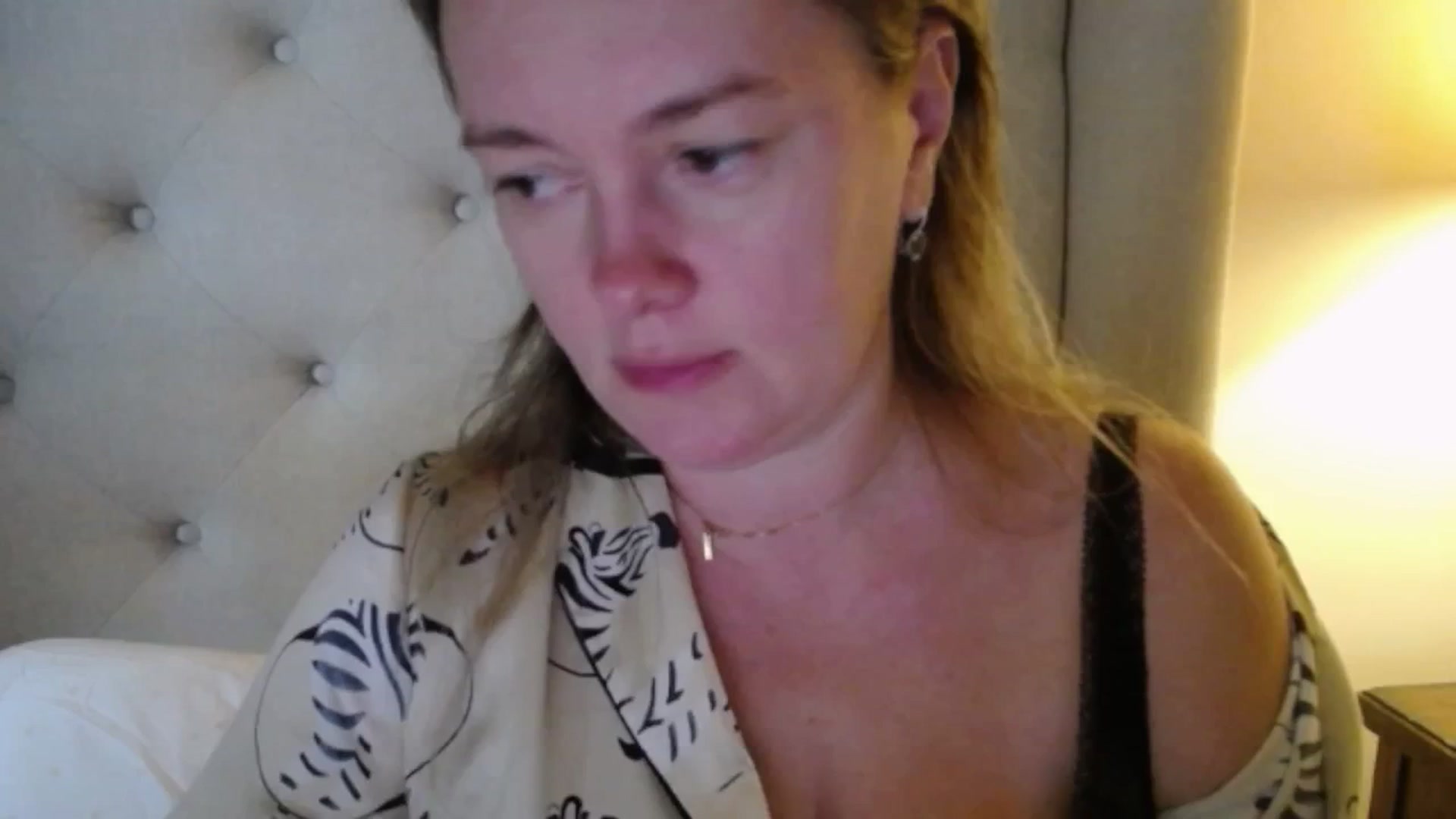 Gallery image thumbnail from J0llye's myfreecams stream on, 11/18/2025, 20:33 image 16 of 20