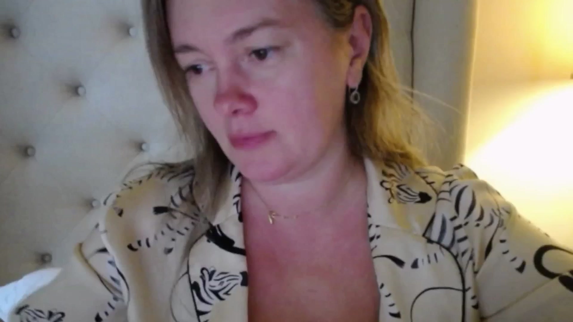 Gallery image thumbnail from J0llye's myfreecams stream on, 11/18/2025, 20:33 image 7 of 20
