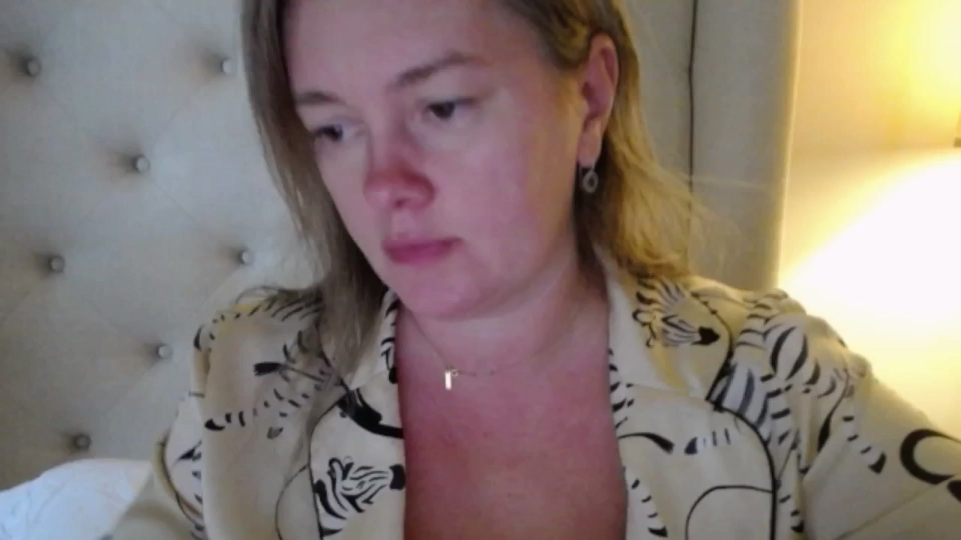 Gallery image thumbnail from J0llye's myfreecams stream on, 11/18/2025, 20:33 image 4 of 20
