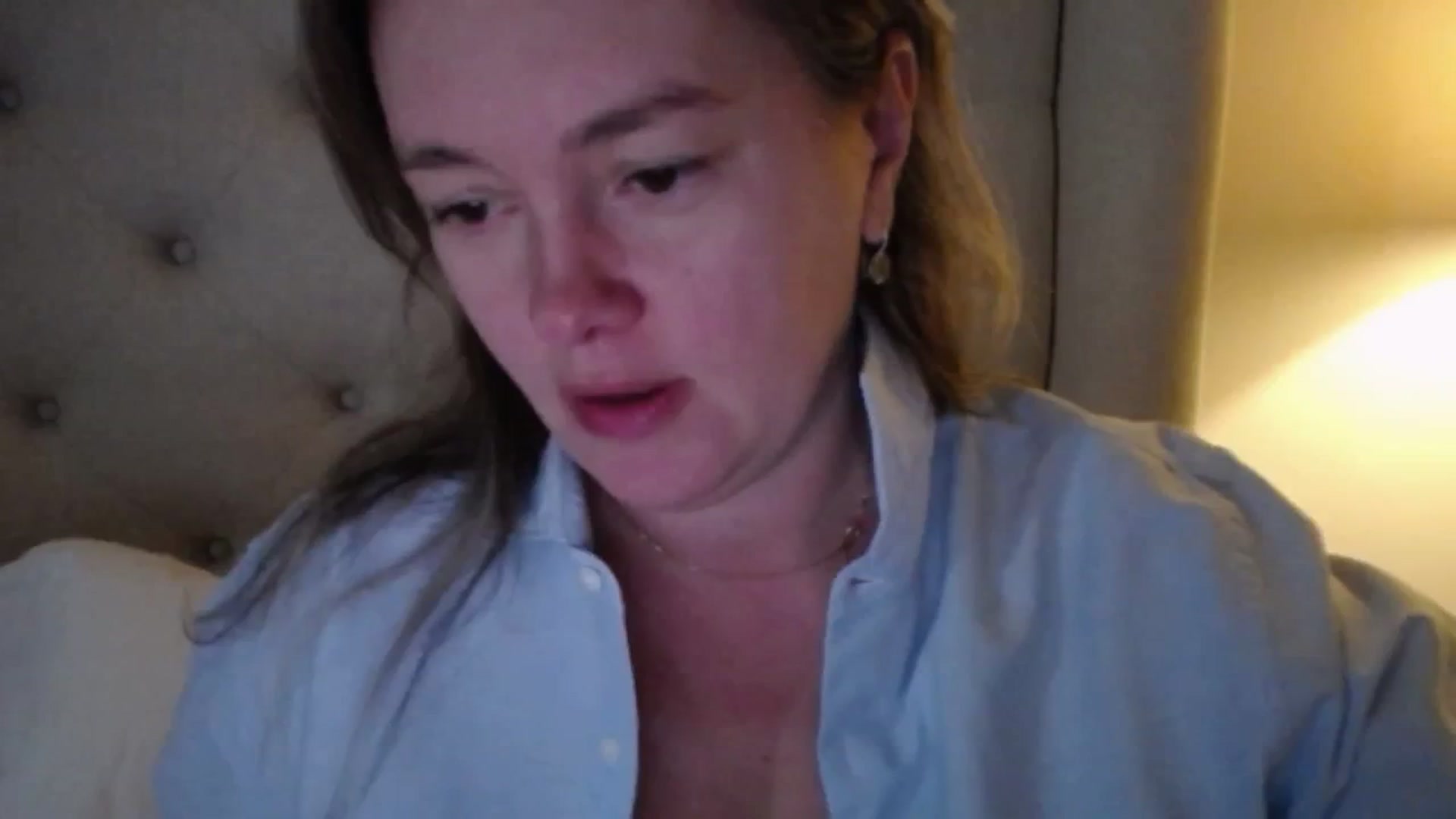 Gallery image thumbnail from J0llye's myfreecams stream on, 11/19/2025, 16:15 image 12 of 20