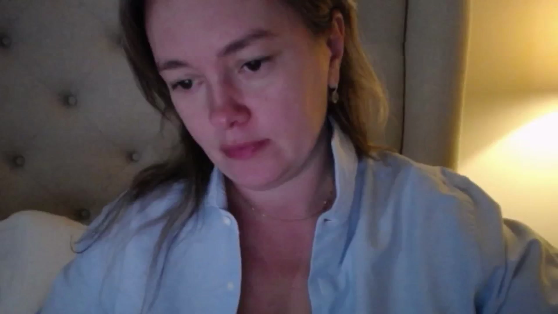 Gallery image thumbnail from J0llye's myfreecams stream on, 11/19/2025, 16:15 image 14 of 20