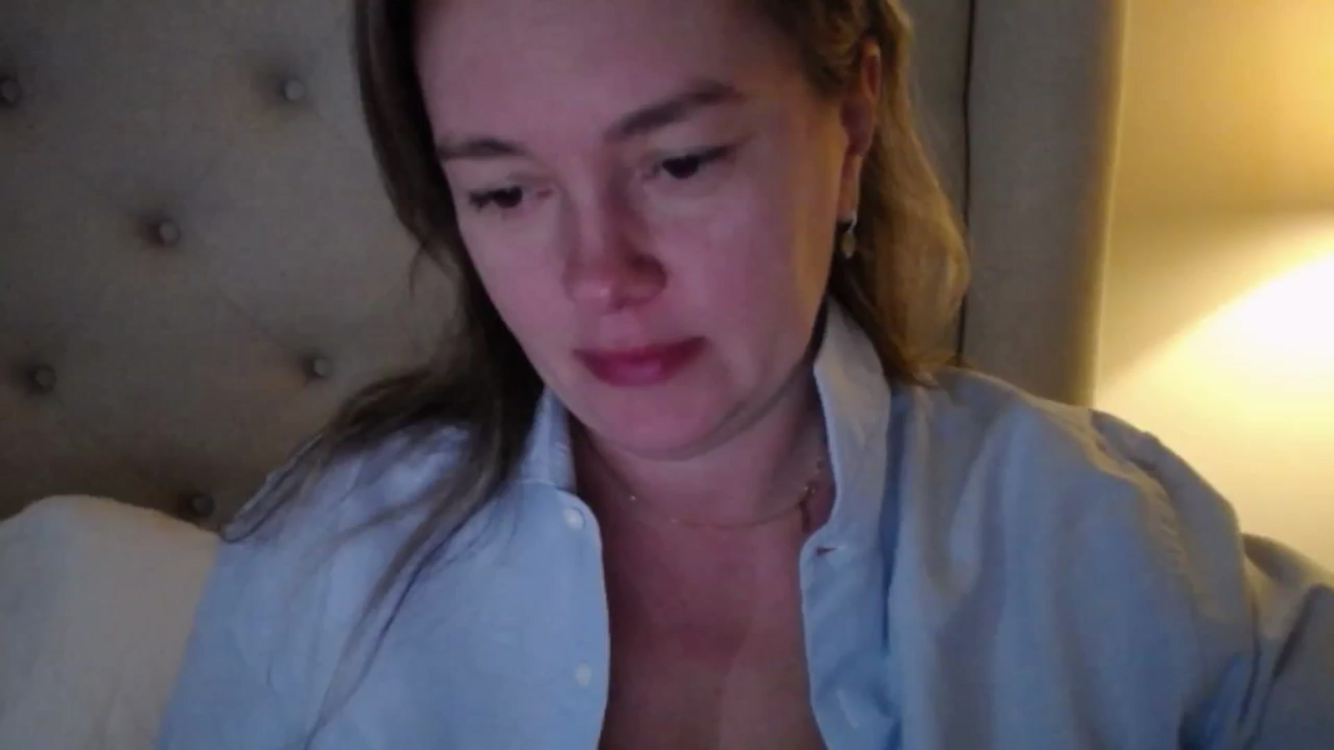 Gallery image thumbnail from J0llye's myfreecams stream on, 11/19/2025, 16:15 image 9 of 20