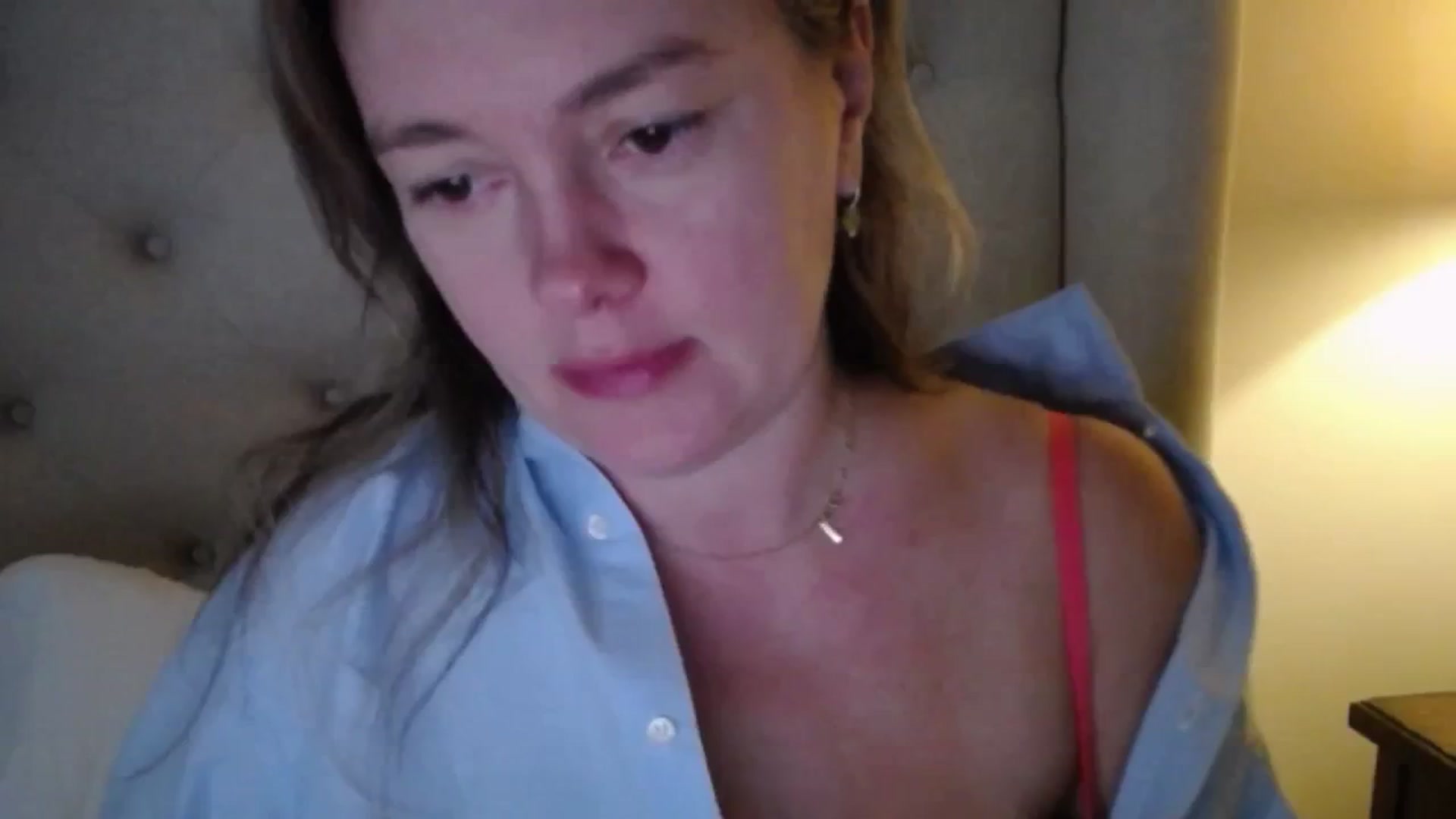 Gallery image thumbnail from J0llye's myfreecams stream on, 11/19/2025, 16:15 image 18 of 20