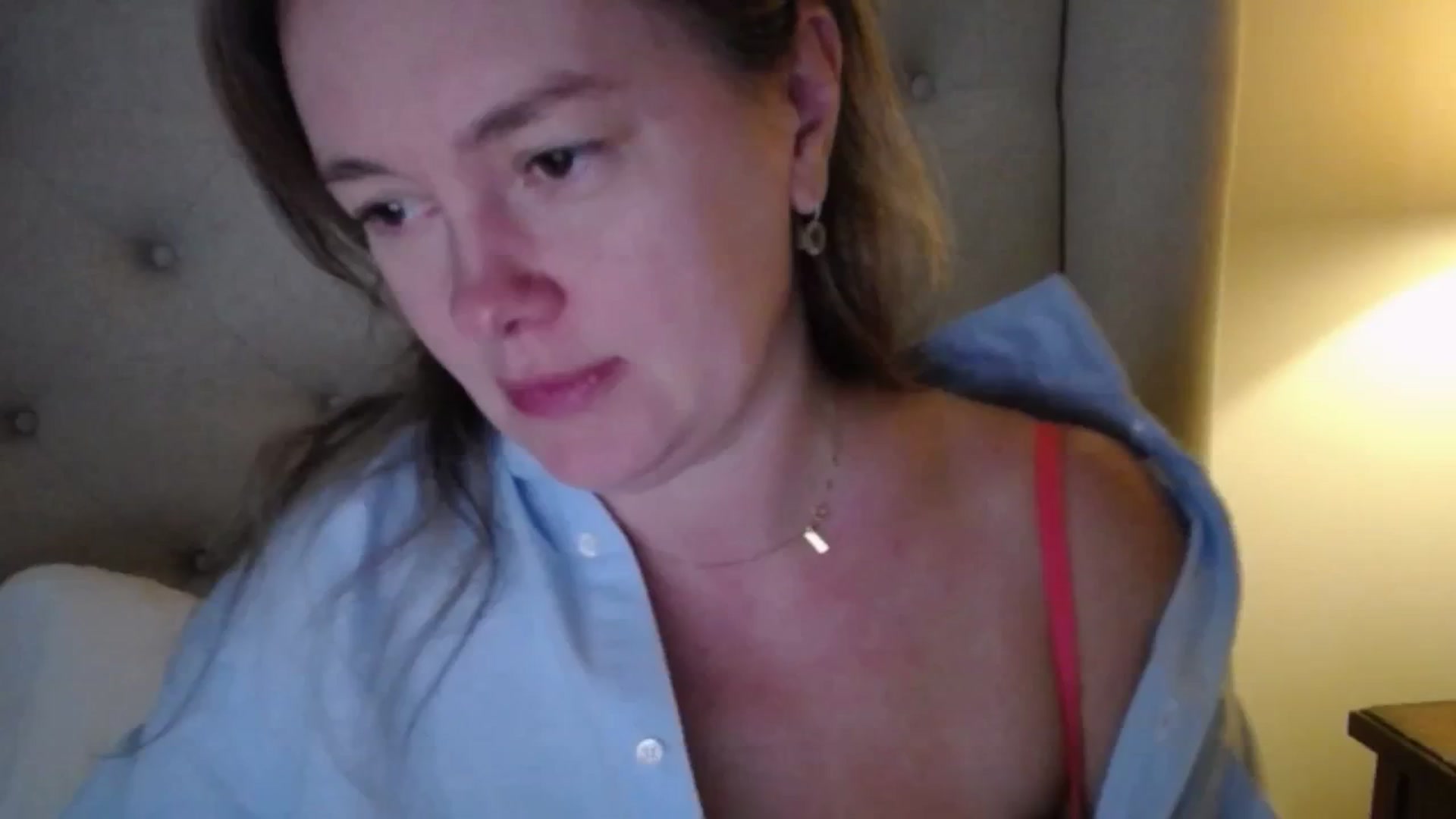 Gallery image thumbnail from J0llye's myfreecams stream on, 11/19/2025, 16:15 image 17 of 20