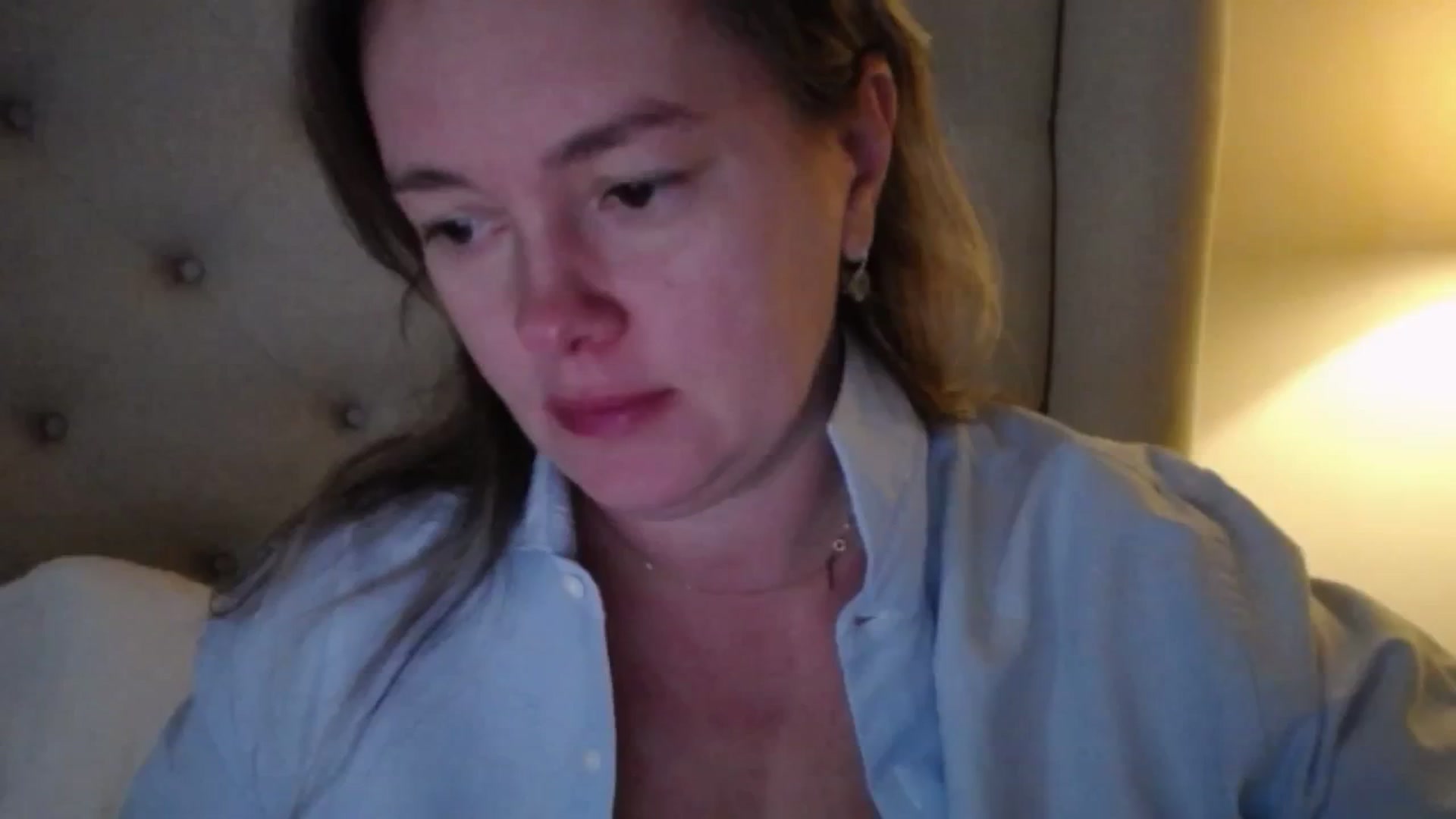 Gallery image thumbnail from J0llye's myfreecams stream on, 11/19/2025, 16:15 image 7 of 20