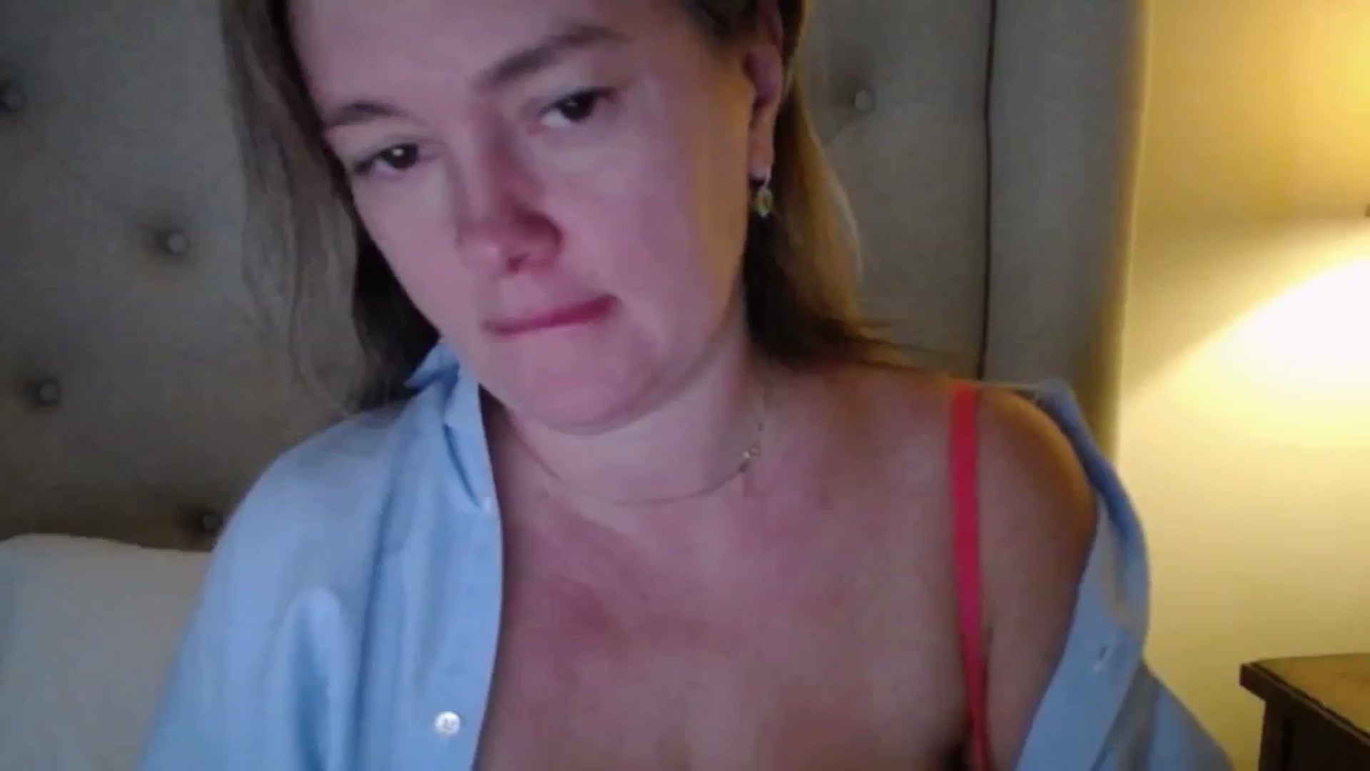 Gallery image thumbnail from J0llye's myfreecams stream on, 11/19/2025, 16:28 image 2 of 20