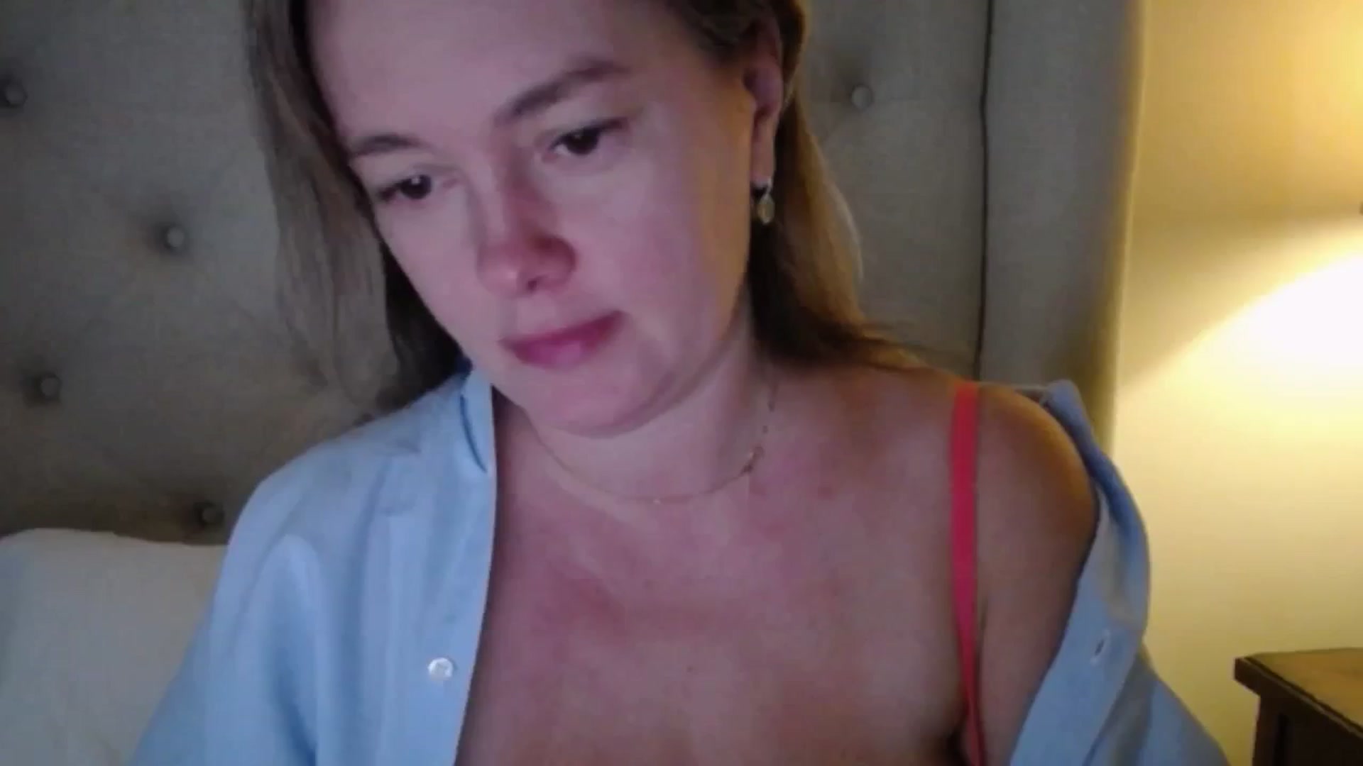 Gallery image thumbnail from J0llye's myfreecams stream on, 11/19/2025, 16:28 image 4 of 20