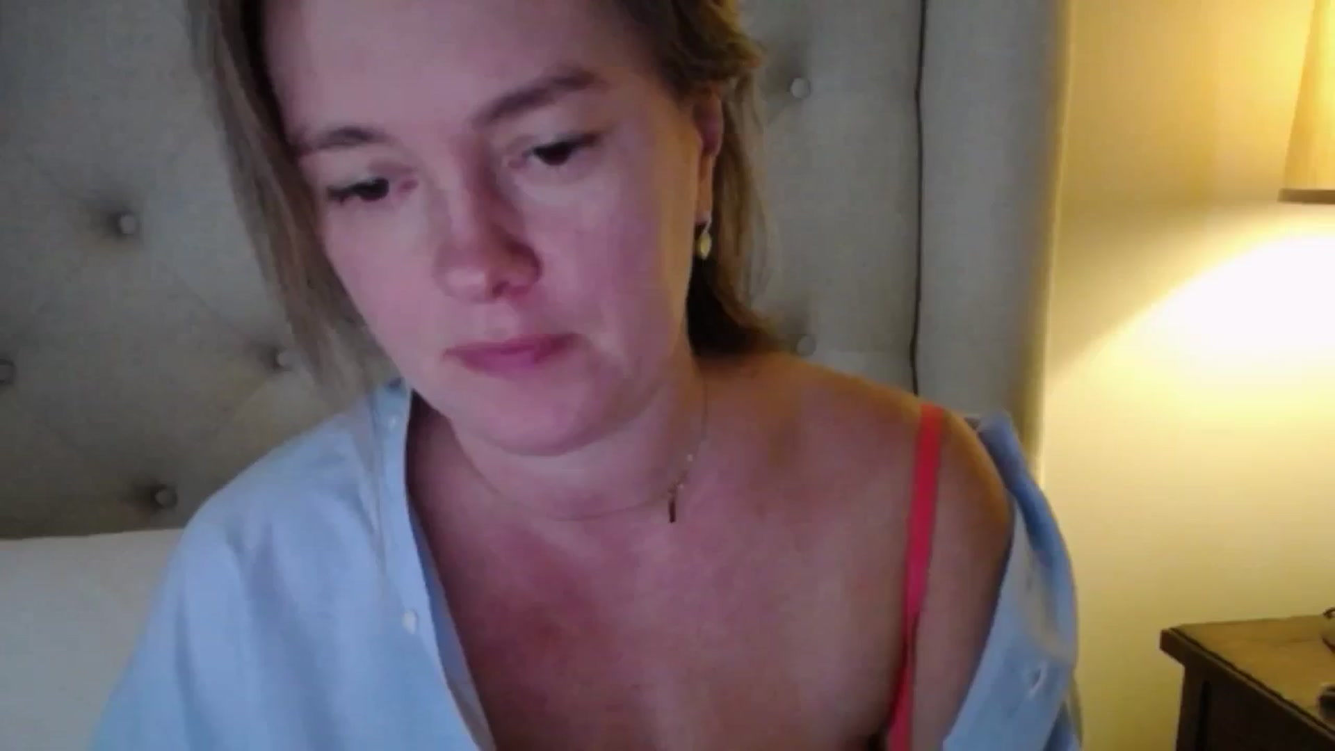 Gallery image thumbnail from J0llye's myfreecams stream on, 11/19/2025, 17:03 image 1 of 20