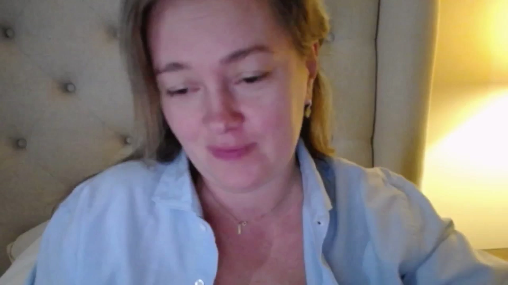 Gallery image thumbnail from J0llye's myfreecams stream on, 11/19/2025, 20:34 image 12 of 20