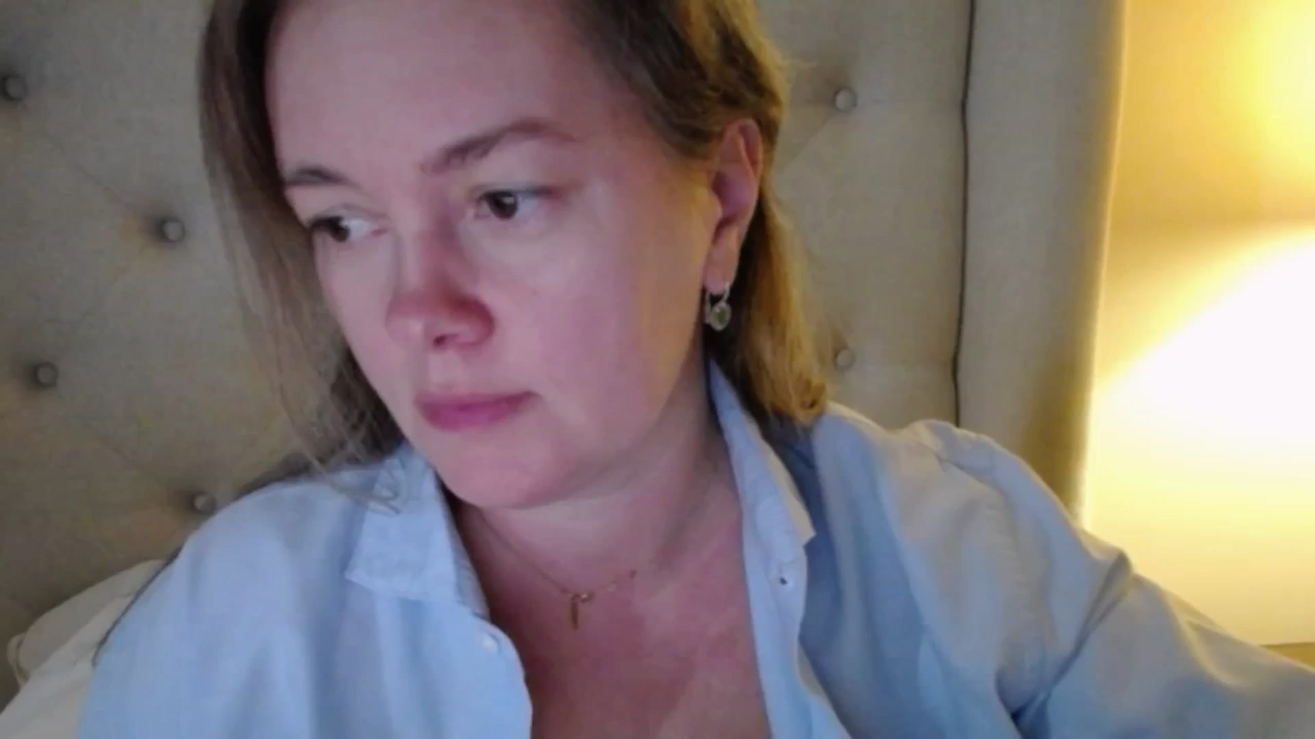 Gallery image thumbnail from J0llye's myfreecams stream on, 11/19/2025, 20:34 image 15 of 20