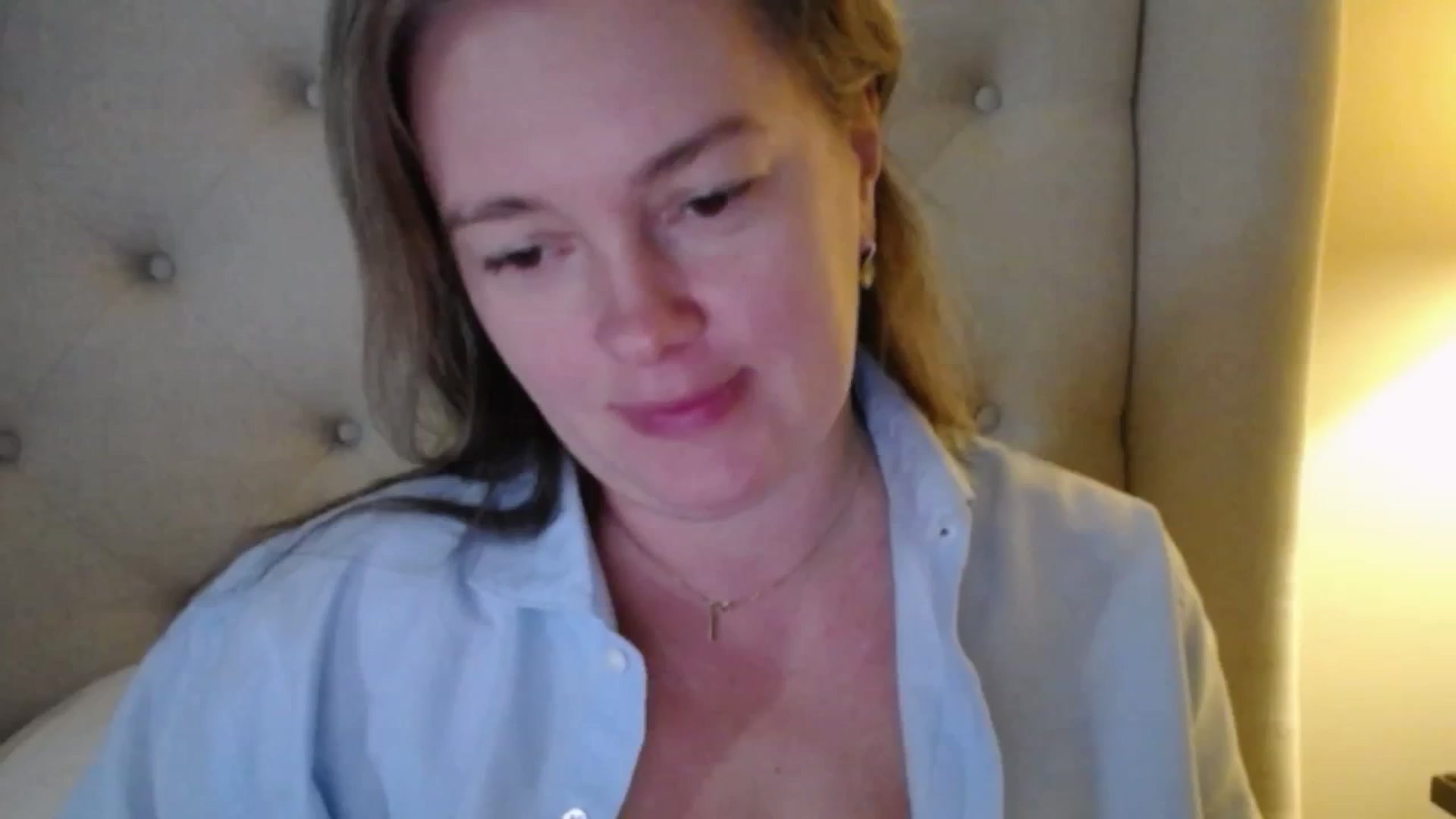 Gallery image thumbnail from J0llye's myfreecams stream on, 11/19/2025, 20:34 image 17 of 20