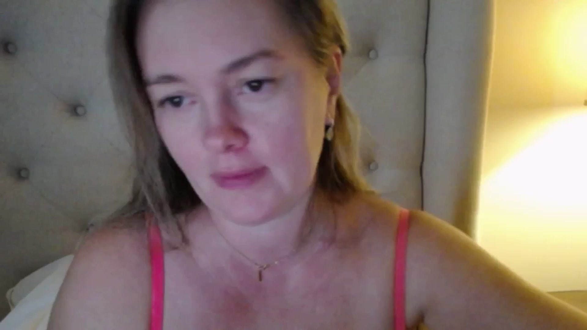 Gallery image thumbnail from J0llye's myfreecams stream on, 11/19/2025, 20:34 image 5 of 20