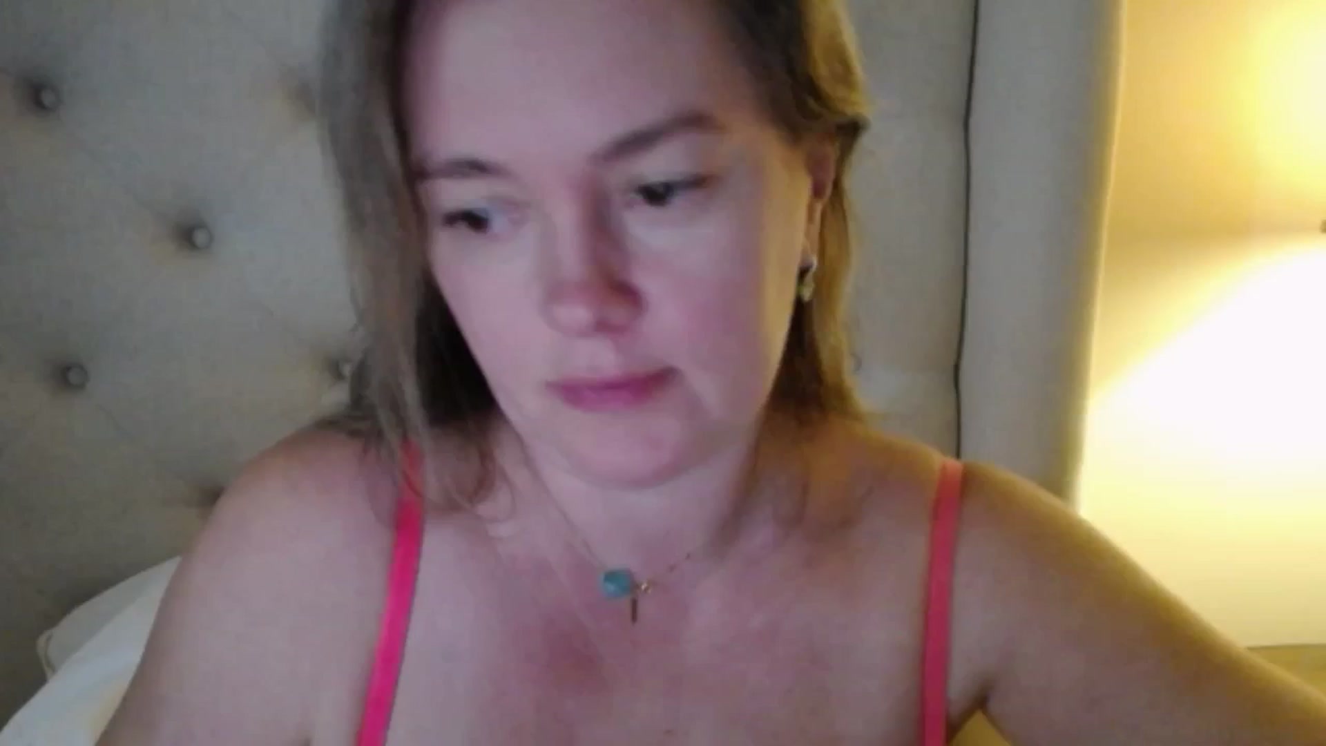 Gallery image thumbnail from J0llye's myfreecams stream on, 11/19/2025, 20:34 image 1 of 20