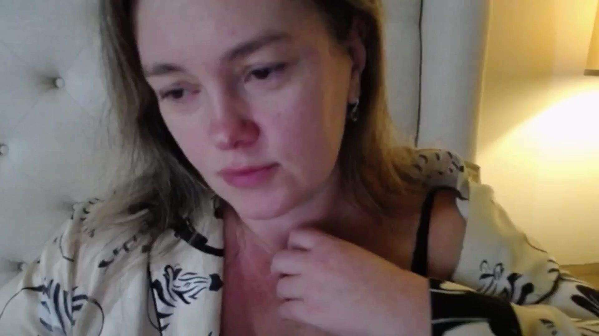 Gallery image thumbnail from J0llye's myfreecams stream on, 11/20/2025, 17:02 image 9 of 20