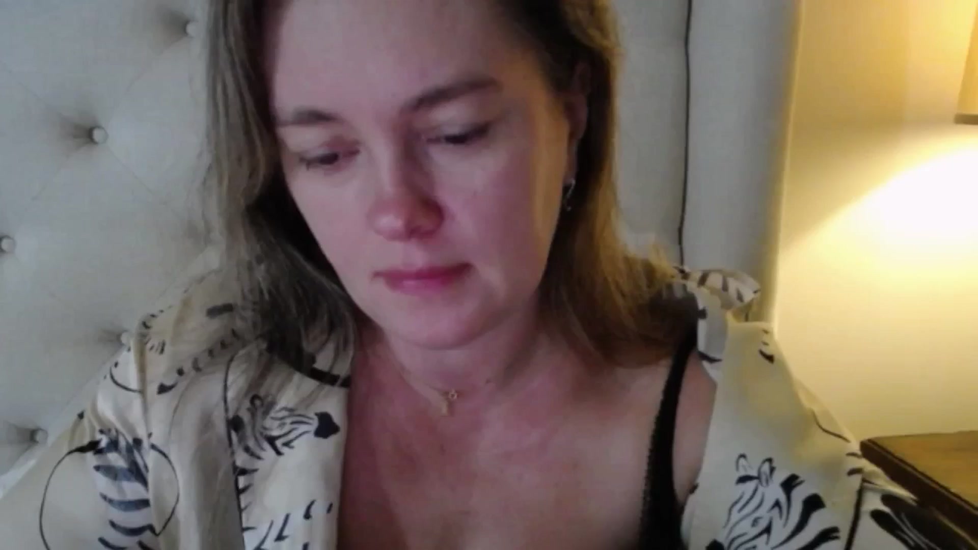Gallery image thumbnail from J0llye's myfreecams stream on, 11/20/2025, 17:02 image 10 of 20