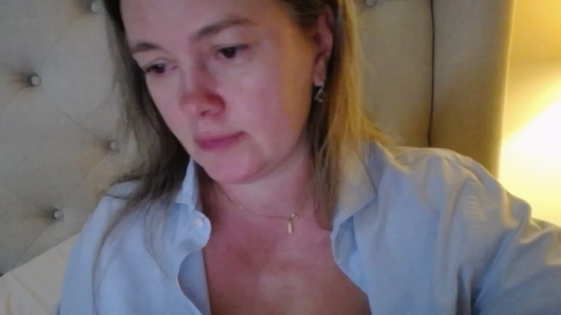 Gallery image thumbnail from J0llye's myfreecams stream on, 11/20/2025, 20:37 image 19 of 20
