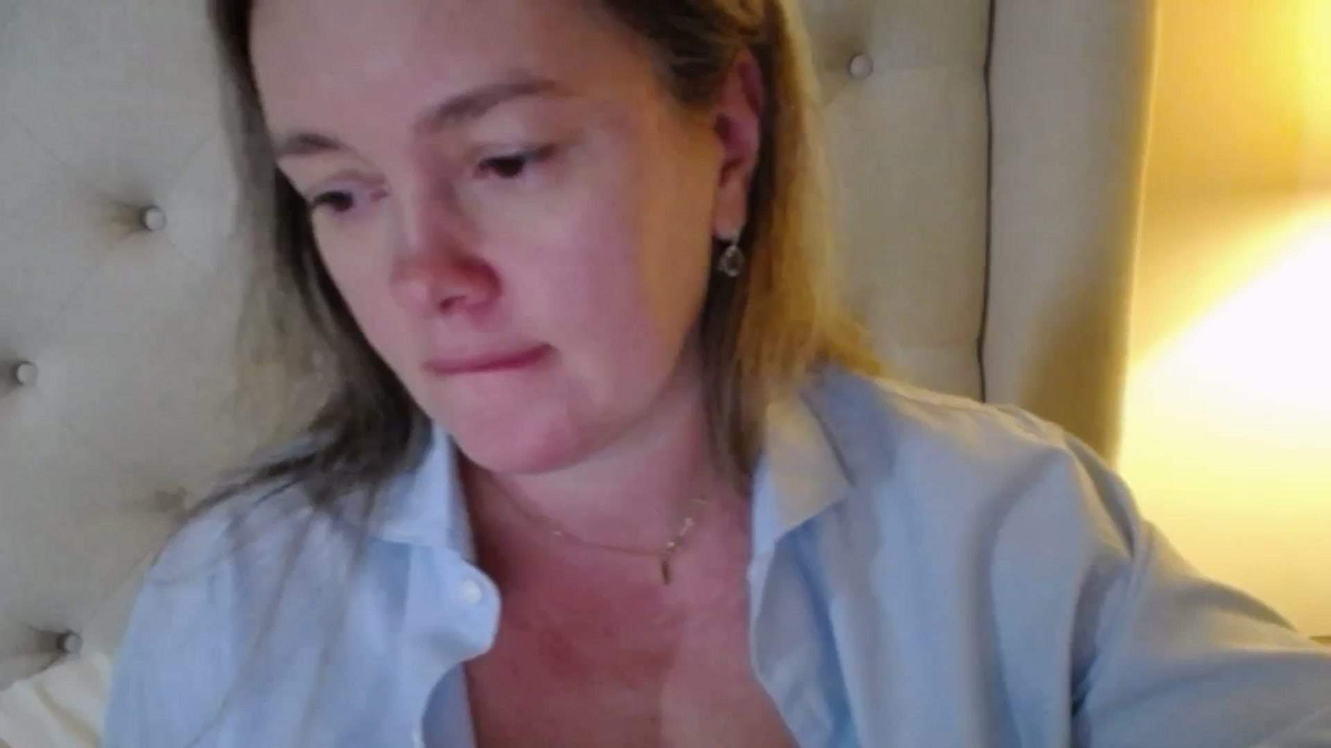 Gallery image thumbnail from J0llye's myfreecams stream on, 11/20/2025, 20:37 image 3 of 20