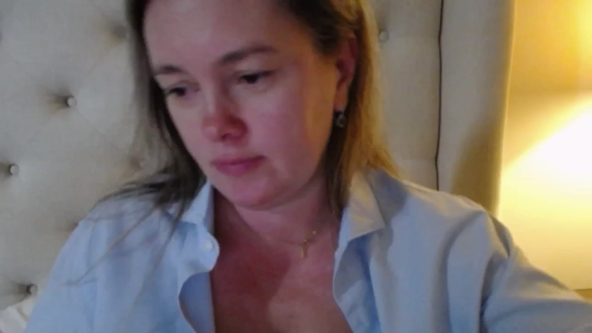 Gallery image thumbnail from J0llye's myfreecams stream on, 11/20/2025, 20:37 image 2 of 20