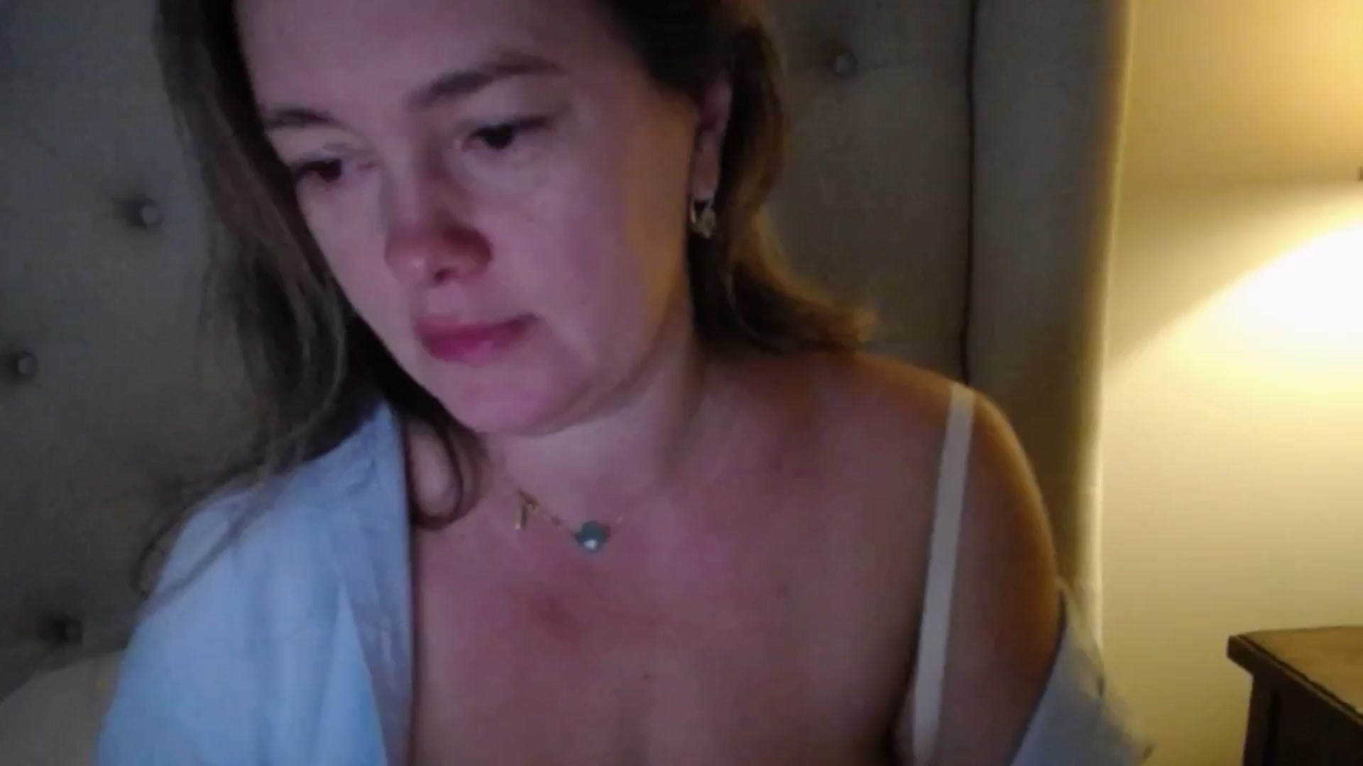 Gallery image thumbnail from J0llye's myfreecams stream on, 11/21/2025, 16:53 image 4 of 20