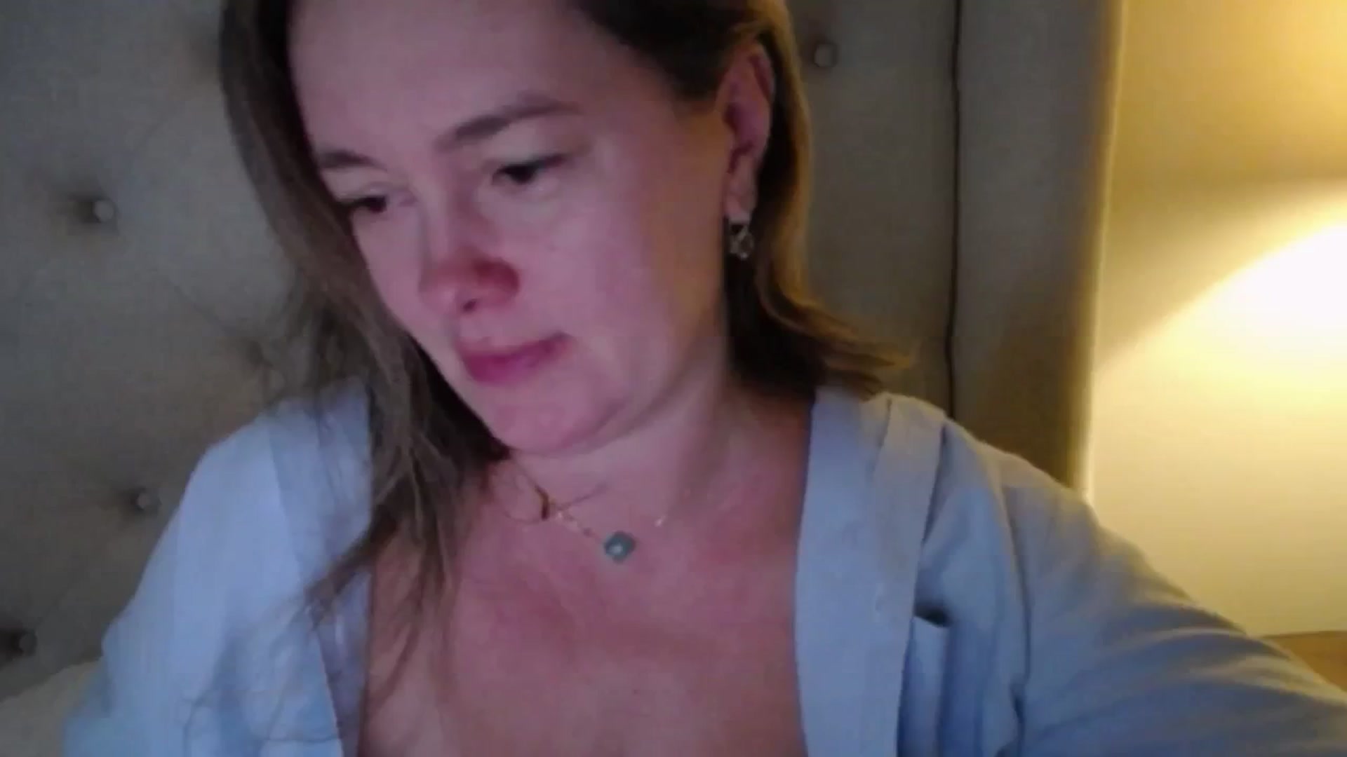 Gallery image thumbnail from J0llye's myfreecams stream on, 11/21/2025, 16:53 image 12 of 20