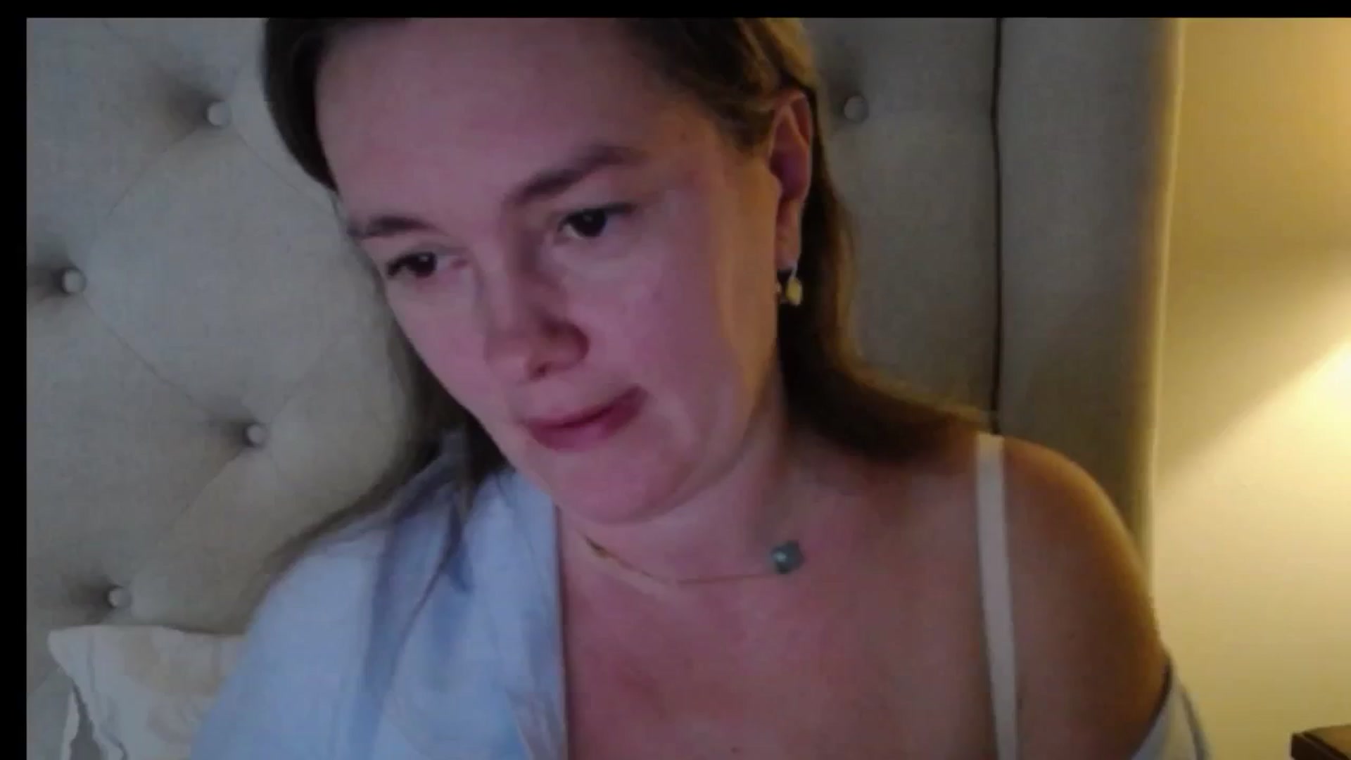 Gallery image thumbnail from J0llye's myfreecams stream on, 11/23/2025, 21:16 image 10 of 20