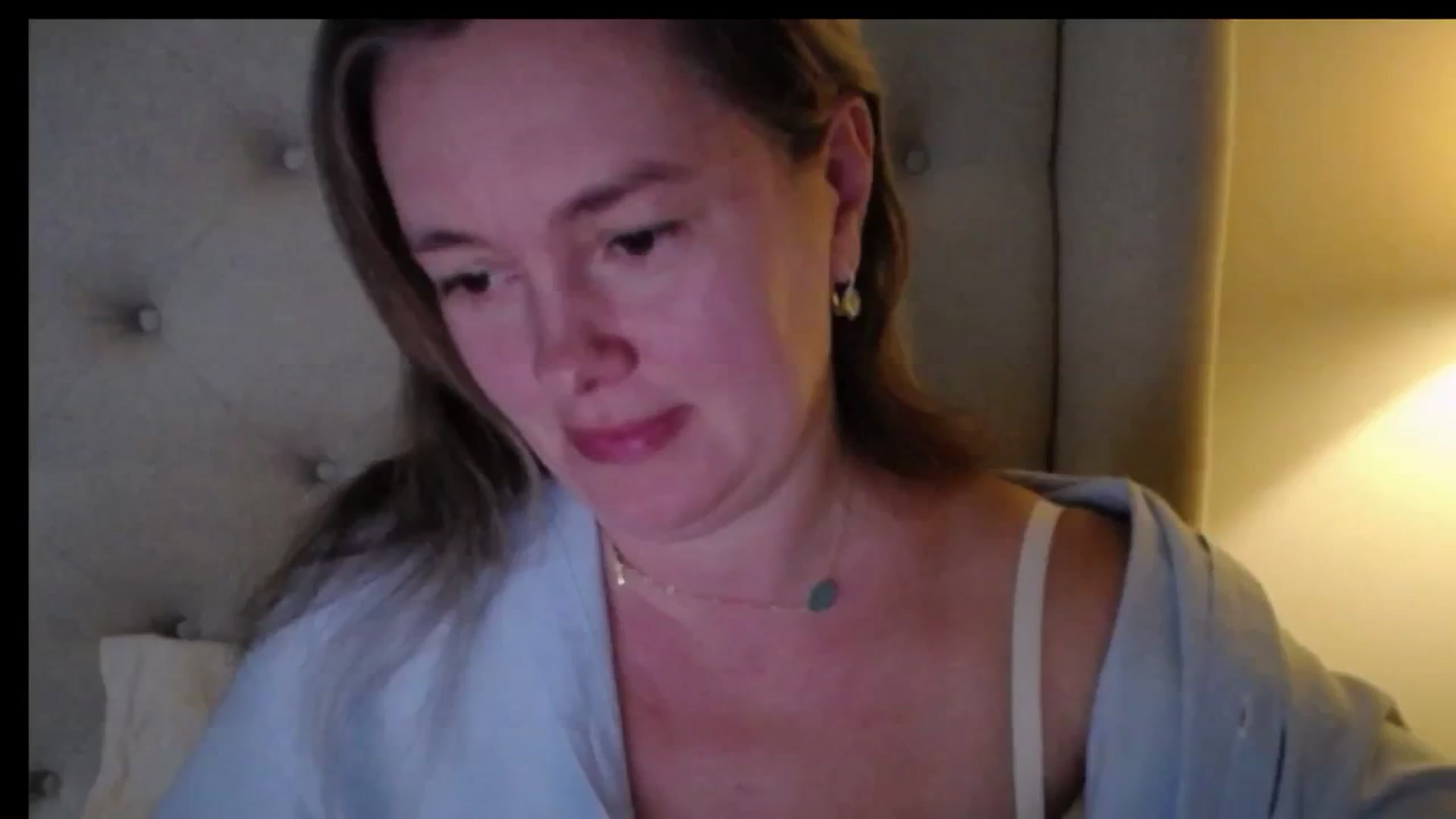 Gallery image thumbnail from J0llye's myfreecams stream on, 11/23/2025, 21:16 image 18 of 20