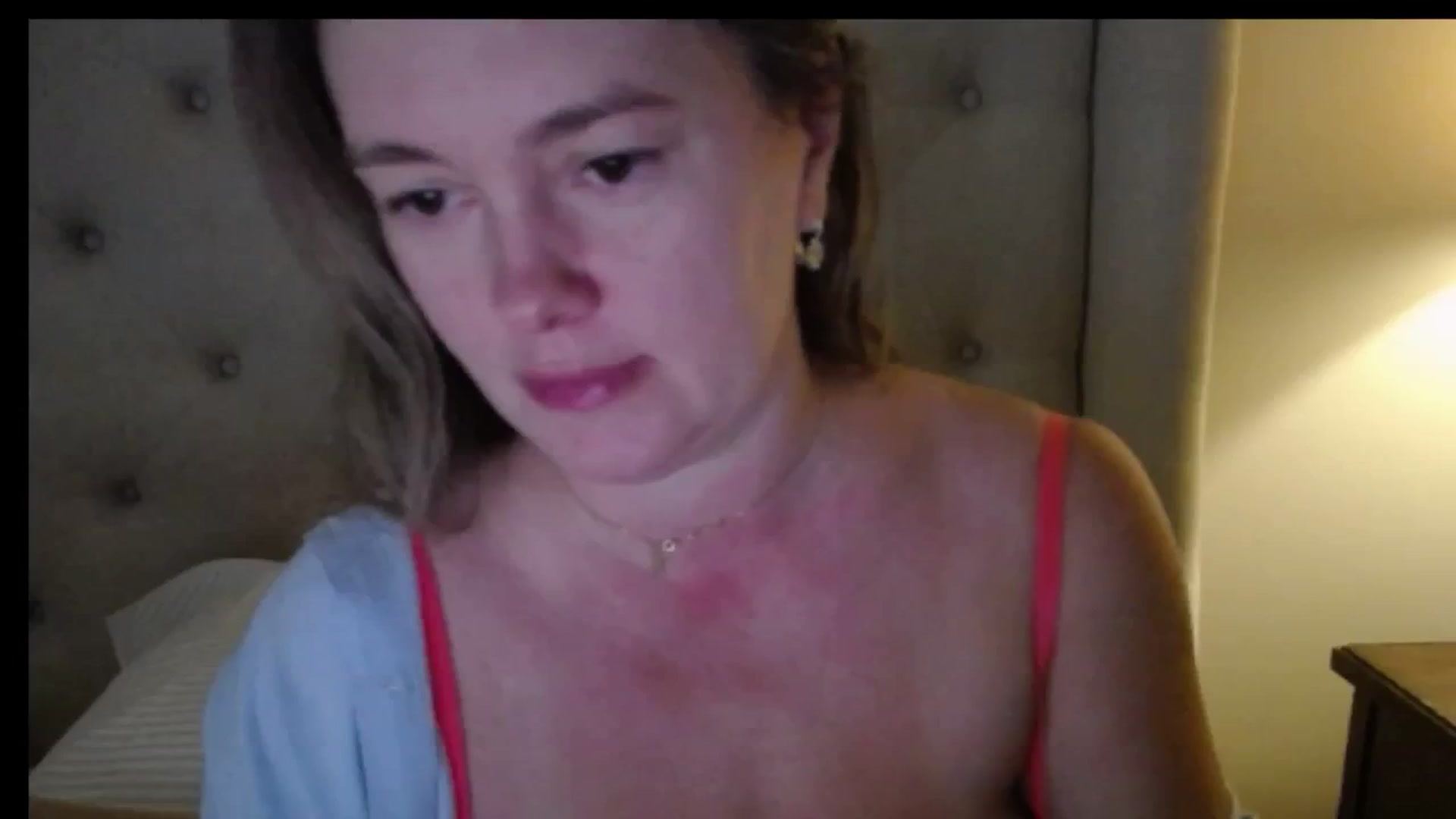 Gallery image thumbnail from J0llye's myfreecams stream on, 11/24/2025, 17:10 image 11 of 20