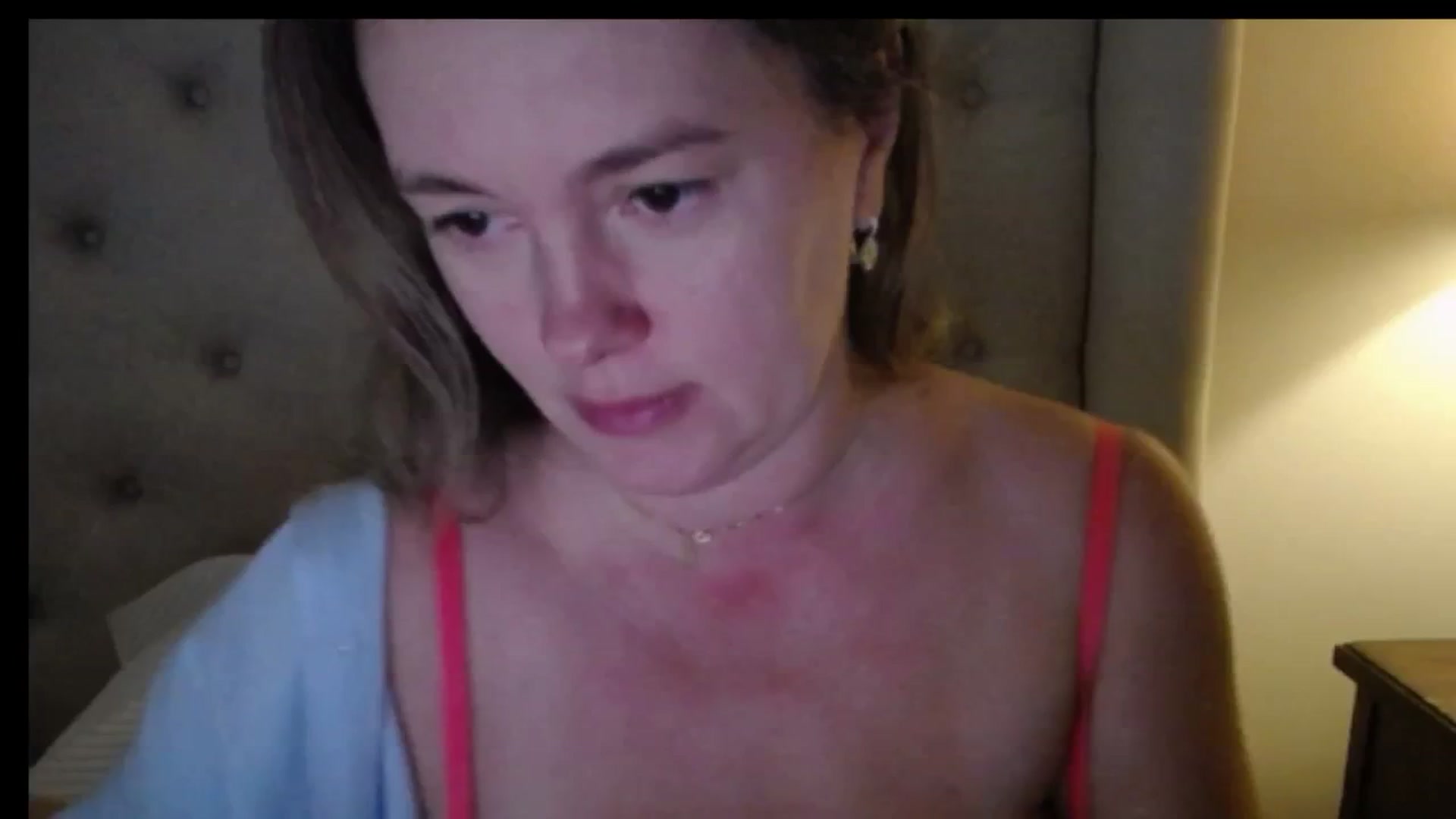 Gallery image thumbnail from J0llye's myfreecams stream on, 11/24/2025, 17:10 image 12 of 20