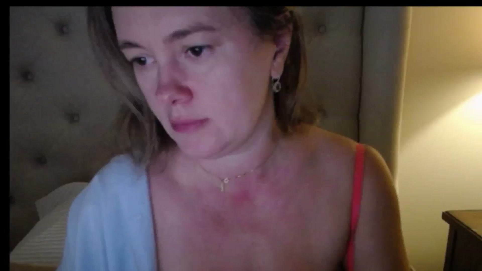 Gallery image thumbnail from J0llye's myfreecams stream on, 11/24/2025, 17:10 image 14 of 20
